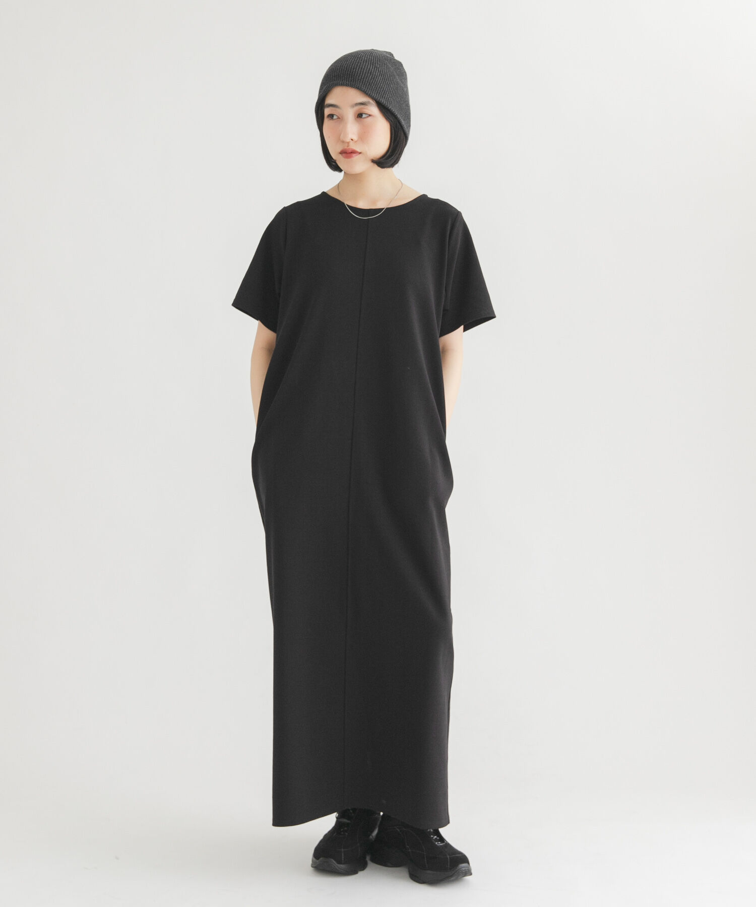  「バックデザインカットワンピース」|ワンピース|ブラック