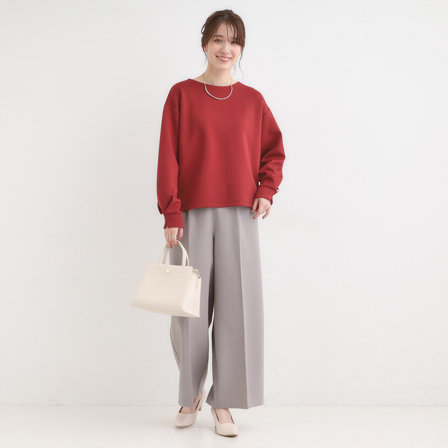 SHOO･LA･RUE「【S-LL】大人のデイリースタイルに お袖タック フェイクパール付きトップス」|Tシャツ・カットソー|