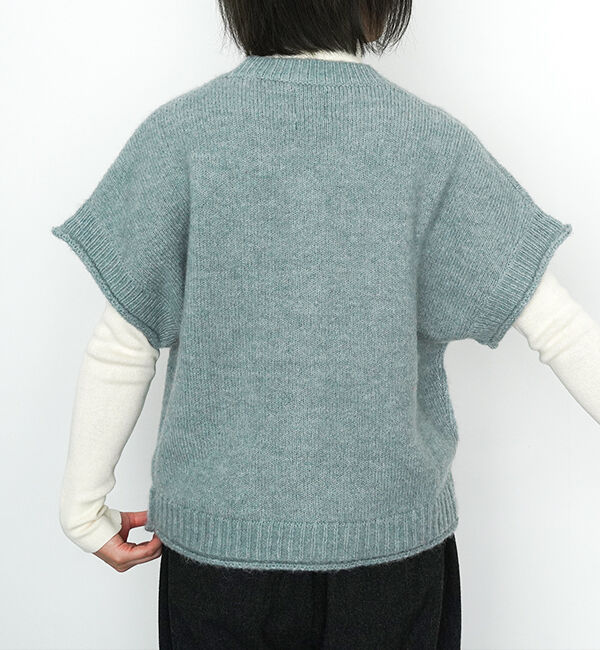 オオカミとフクロウ「オオカミとぶどう畑のフローラ"あわせ"【caal限定カラー】」|ニット・セーター|