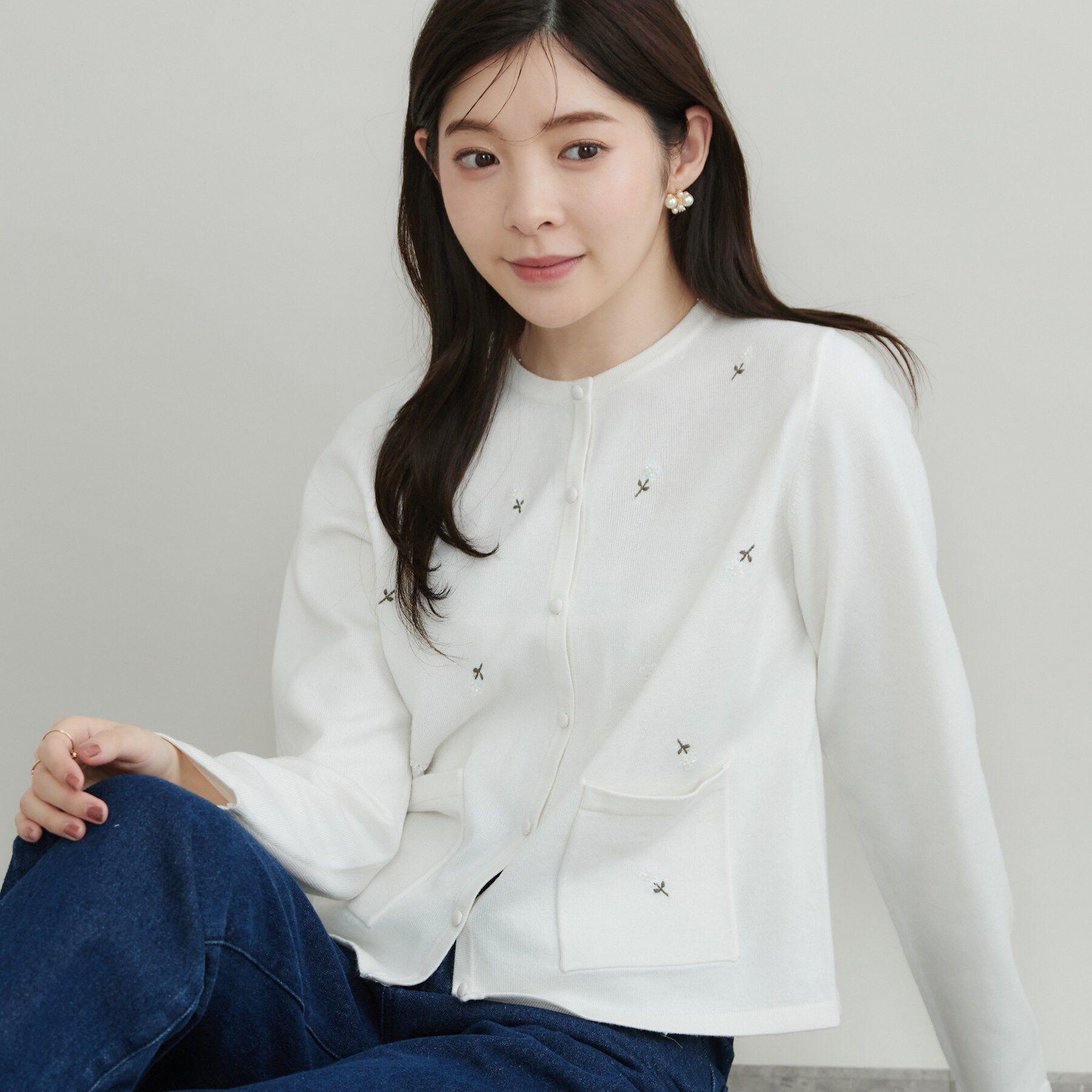 Couture broach「【上品刺繍が華やか】飛ばしビジュー カーディガン」|カーディガン|オフホワイト(003