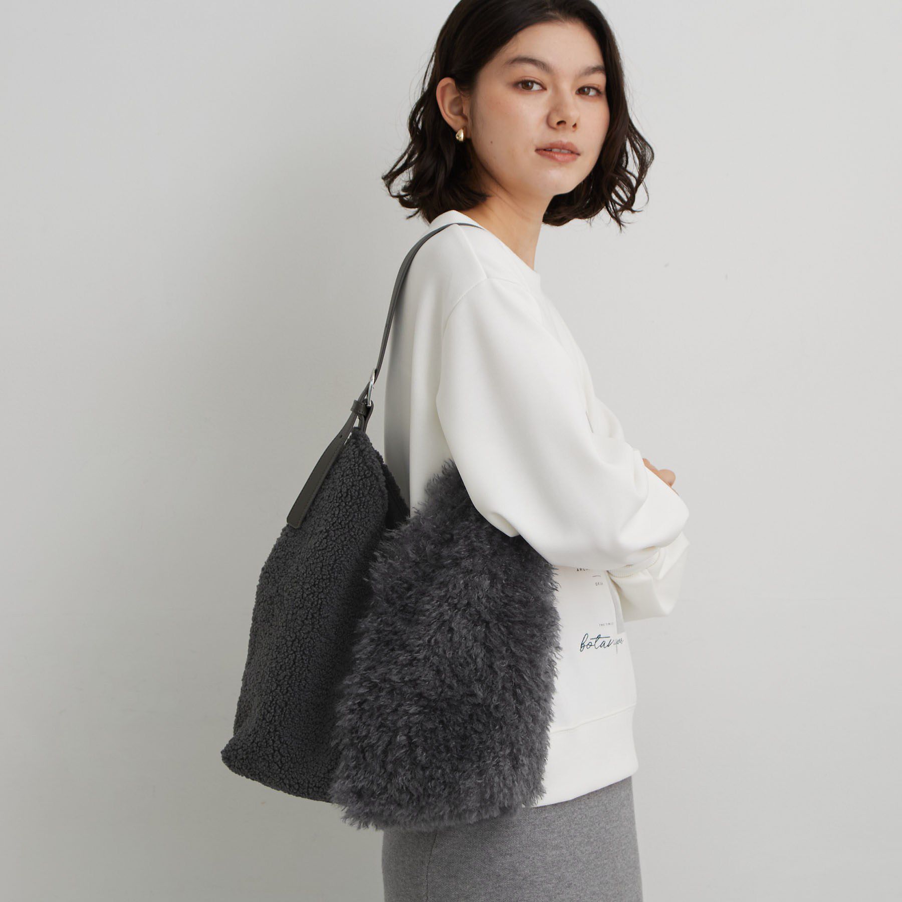 THE SHOP TK「ボア配色ワンショルダーバッグ」|トートバッグ|チャコールグレー(0