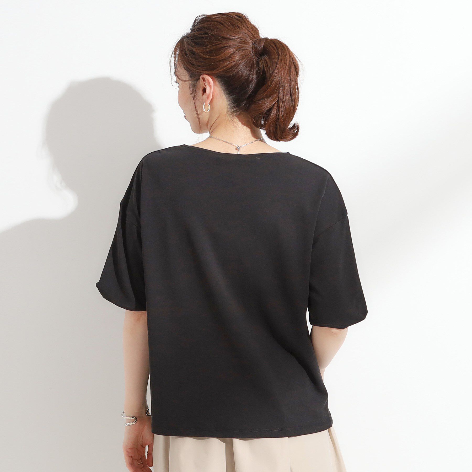 SHOO･LA･RUE「【ひんやり/洗える/S-LL】袖ねじりシルケットトップス」|Tシャツ・カットソー|