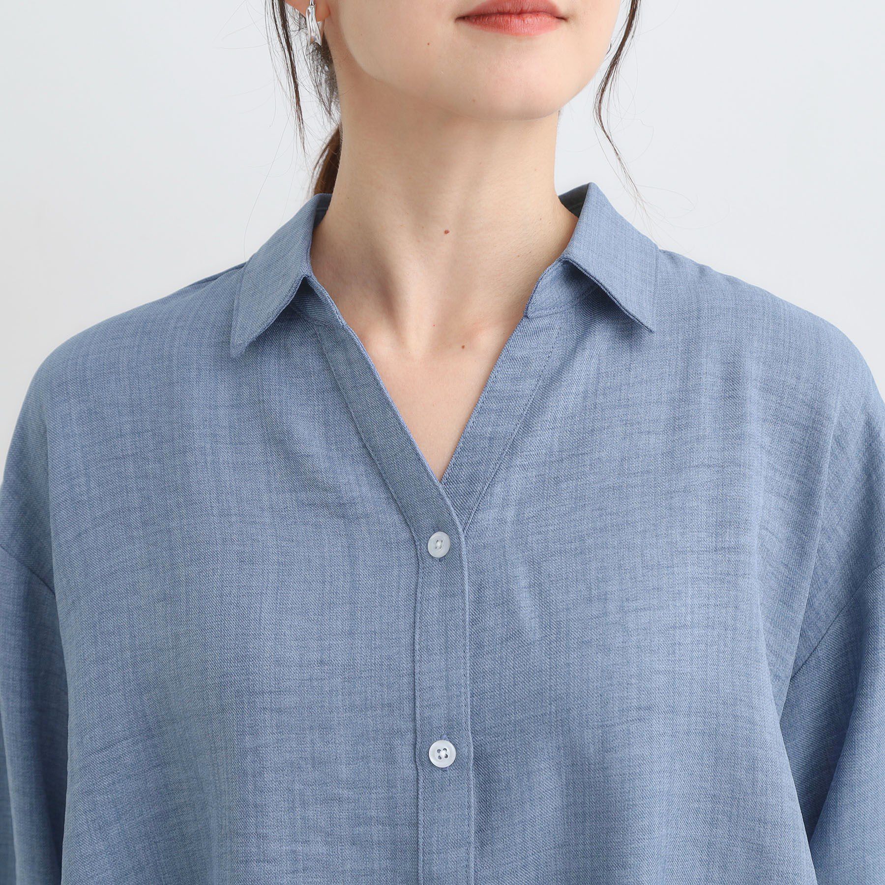 SHOO･LA･RUE「【S-LL】インせず着られる デニムライク前開きブラウス」|シャツ・ブラウス|