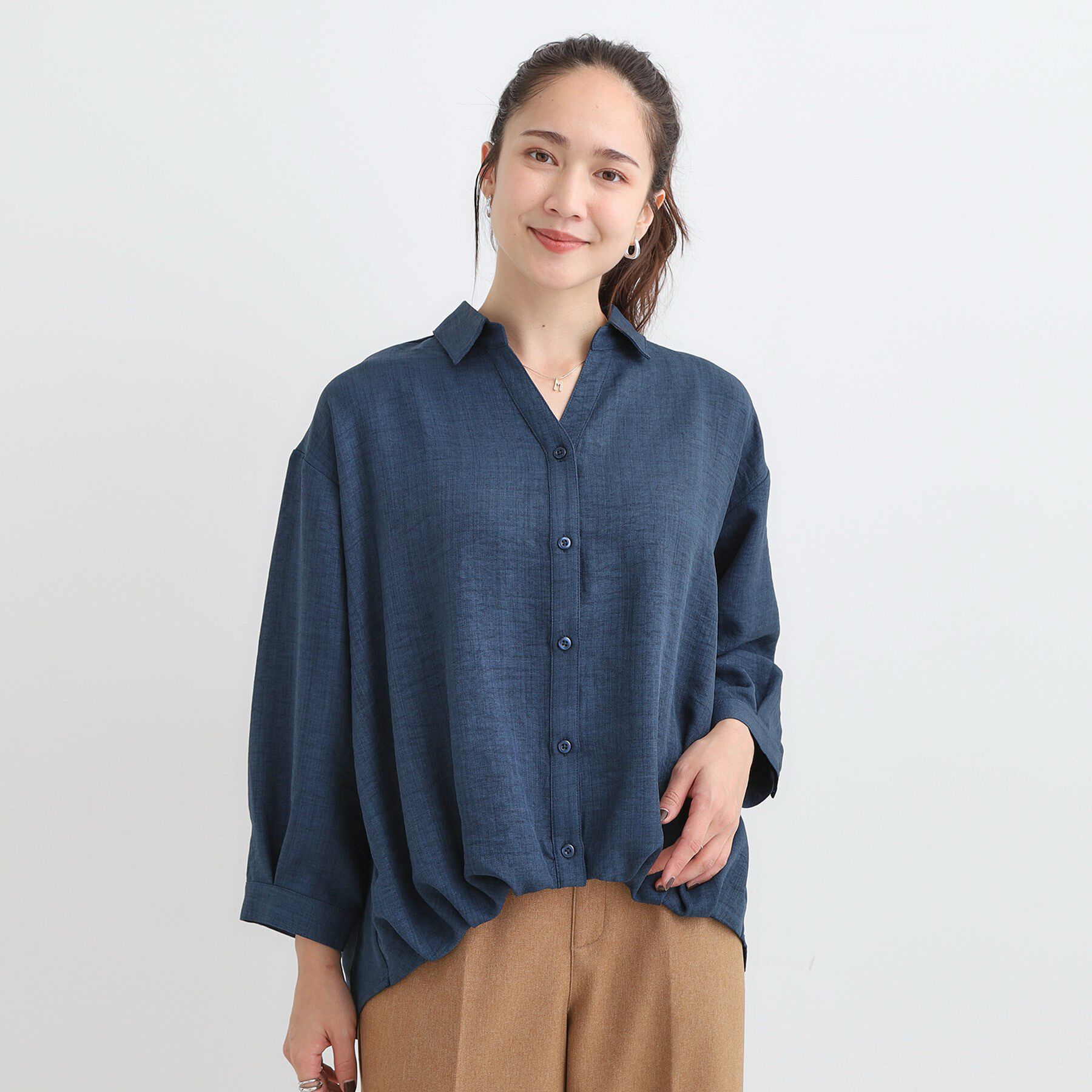 SHOO･LA･RUE「【S-LL】インせず着られる デニムライク前開きブラウス」|シャツ・ブラウス|