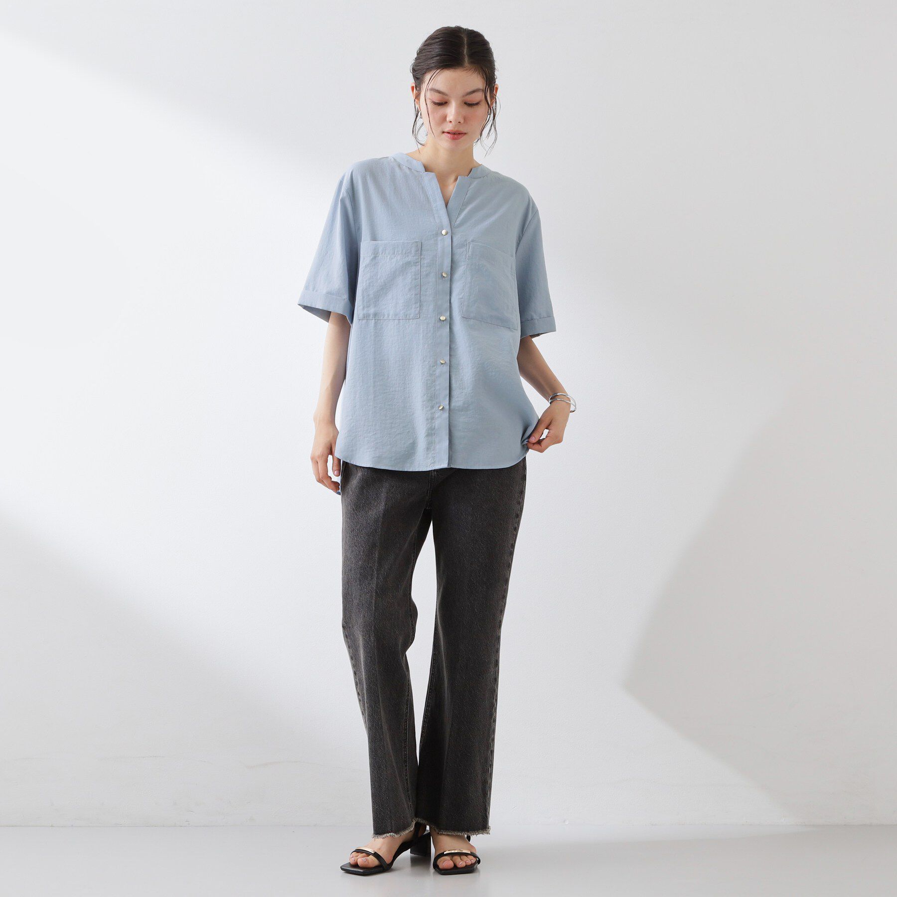 THE SHOP TK「【M-XL/秋始めにちょうどいい】細見え5分袖Wポケットシャツ」|シャツ・ブラウス|