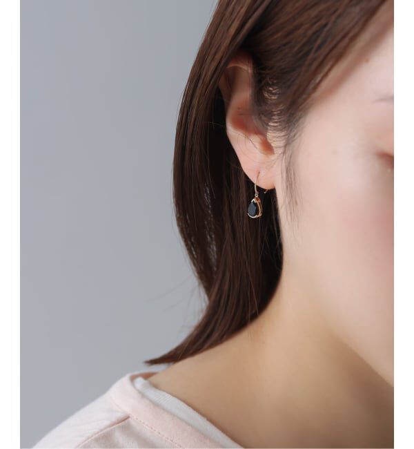 Lilas by Spick&Span「ペアシェイプオニキスフープピアス K10（両耳）」|ピアス|