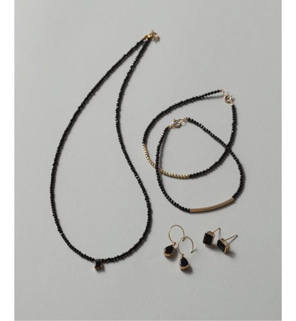 Lilas by Spick&Span「ペアシェイプオニキスフープピアス K10（両耳）」|ピアス|