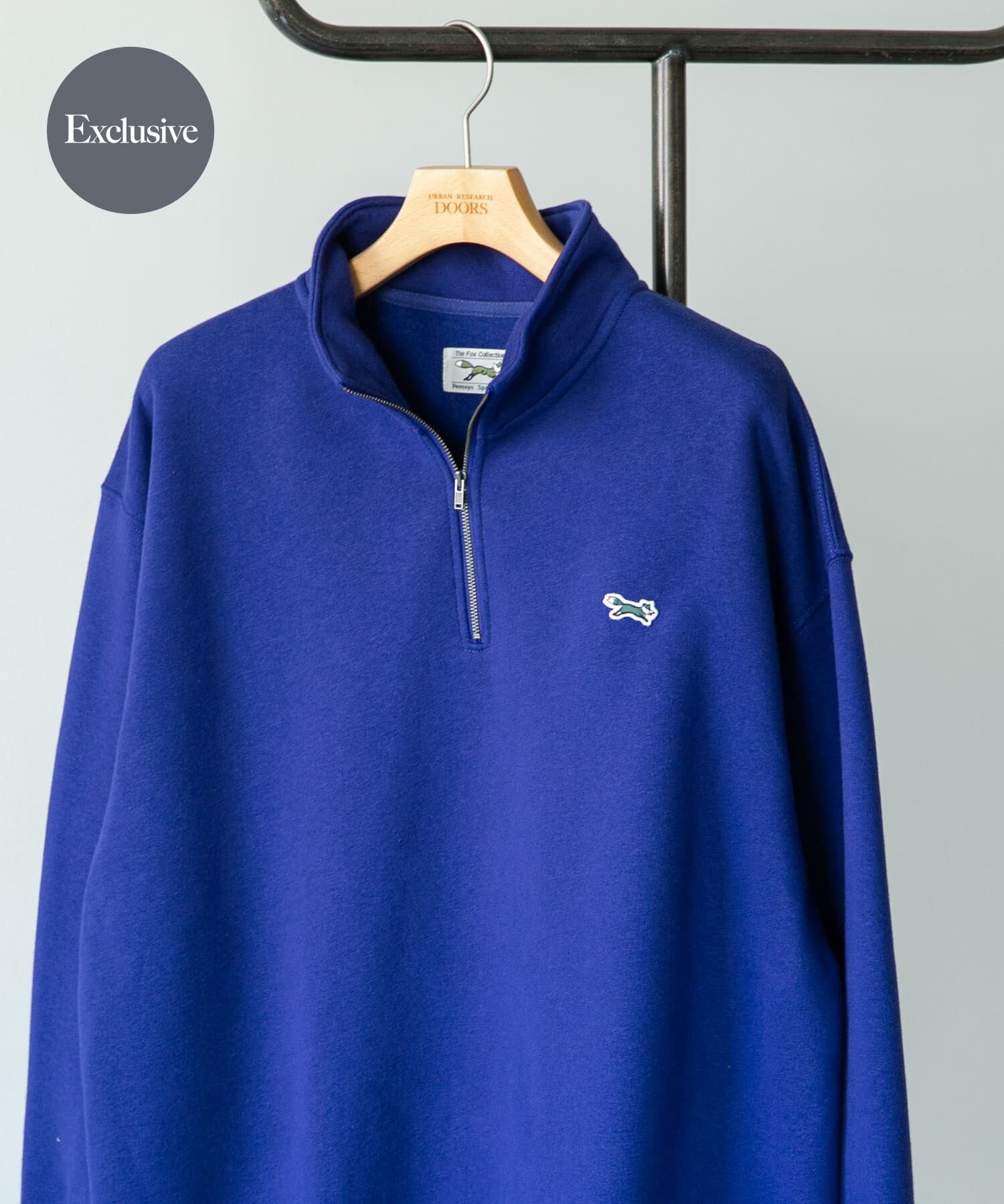 URBAN RESEARCH DOORS「『XLサイズ/WEB限定』『別注』PENNEYS&times;DOORS　THE FOX ハーフジップスウェット」|スウェット・ジャージ|パープル
