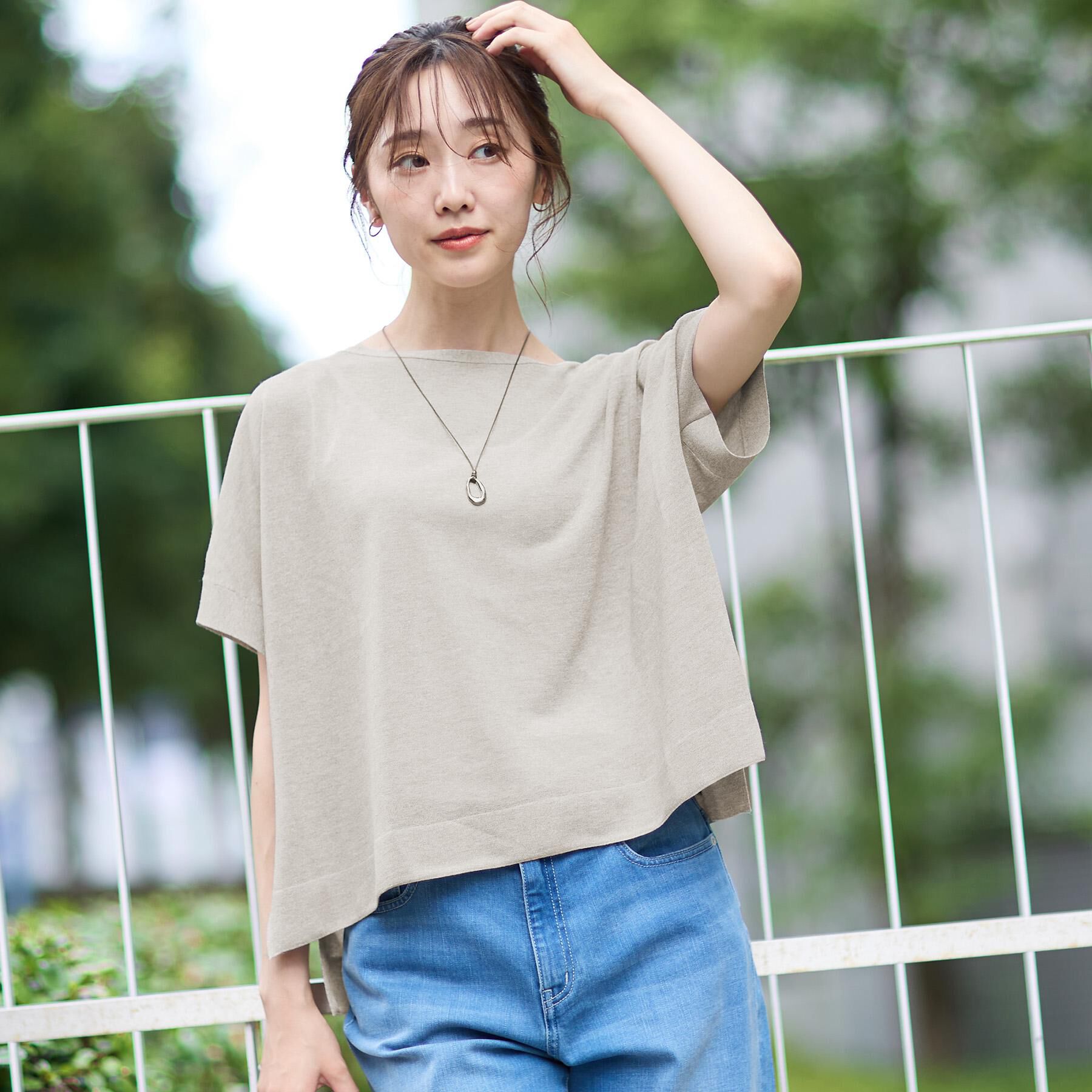 UNTITLED「【アンサンブル可/品のある透け感】Tシャツ風ニットトップス」|ニット・セーター|グレージュ(050)