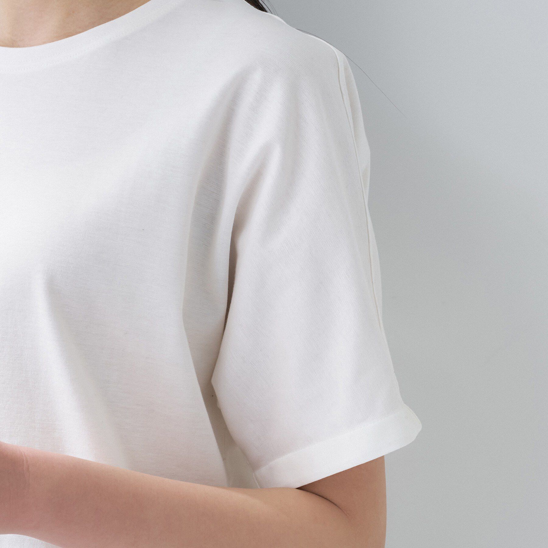 INDIVI「【汗ジミ防止／褒められTシャツ】上品カジュアル！ドルマンTシャツ」|Tシャツ・カットソー|
