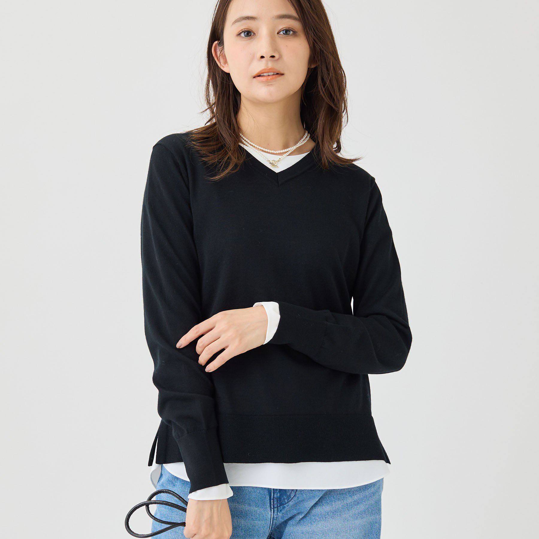 INDIVI「【上品な光沢感】エクストラファインウールVネックニット」|ニット・セーター|