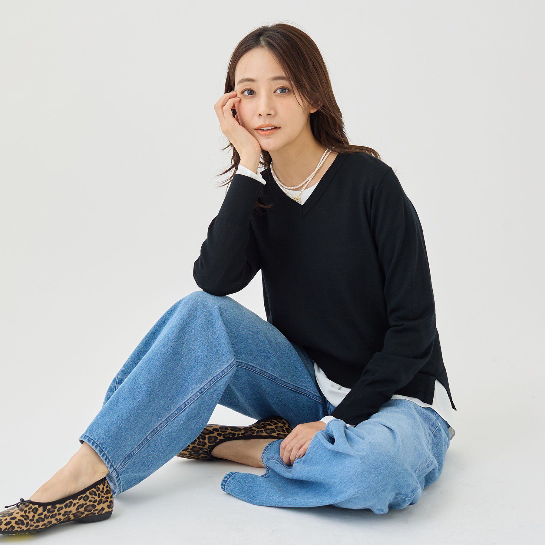 INDIVI「【上品な光沢感】エクストラファインウールVネックニット」|ニット・セーター|