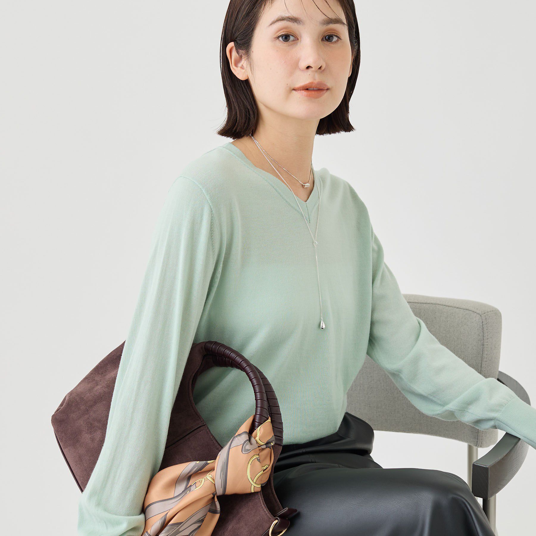 INDIVI「【上品な光沢感】エクストラファインウールVネックニット」|ニット・セーター|ミントグリーン(02