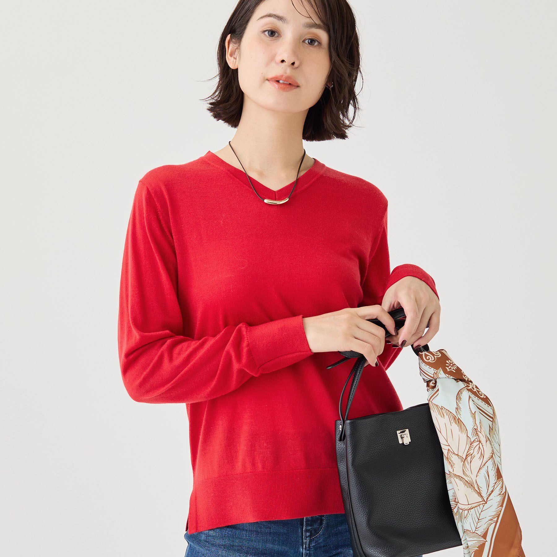 INDIVI「【上品な光沢感】エクストラファインウールVネックニット」|ニット・セーター|レッド(062)