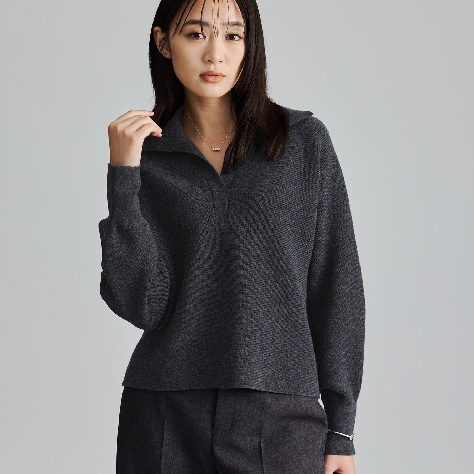 INDIVI「【ウール混／クロップド丈】畦編みスキッパー衿ニット」|ニット・セーター|チャコールグレー(9