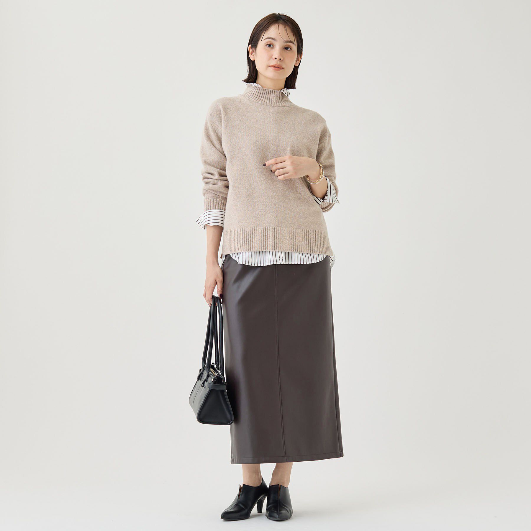 INDIVI「【トレンド感◎／大人の光沢感】レザー調ナロースカート」|スカート|