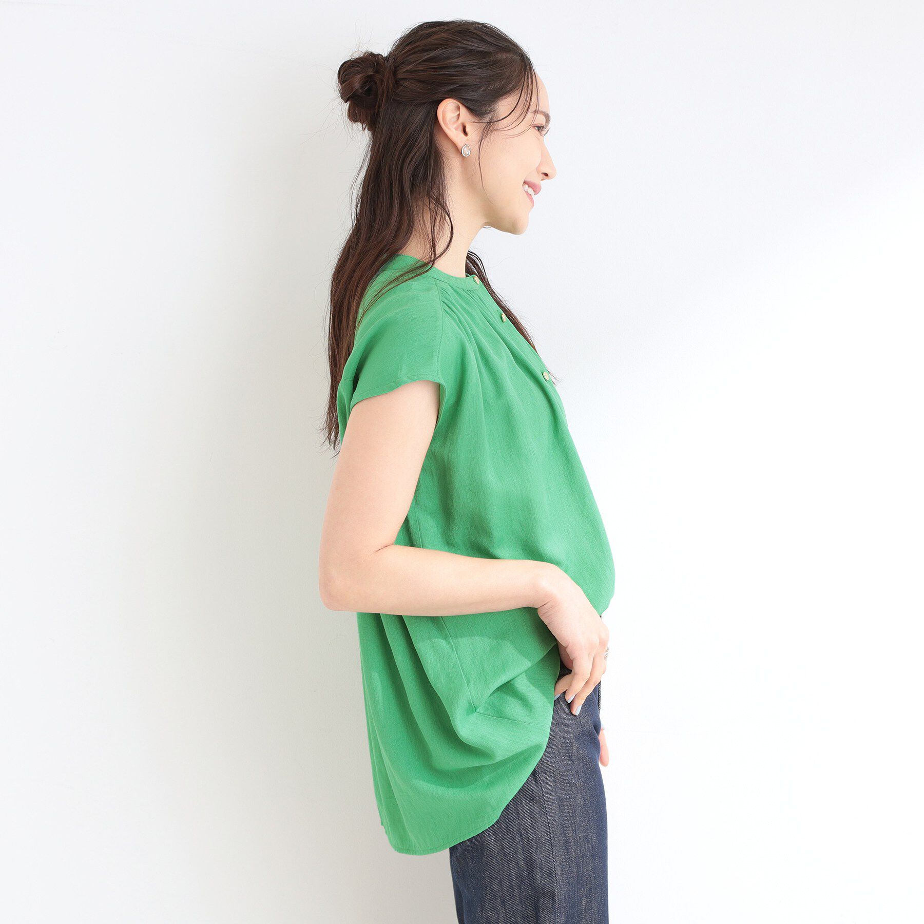 SHOO･LA･RUE「【S-LL/洗濯後しわになりにくい】上品にきれい見え スラブギャザーブラウス」|シャツ・ブラウス|
