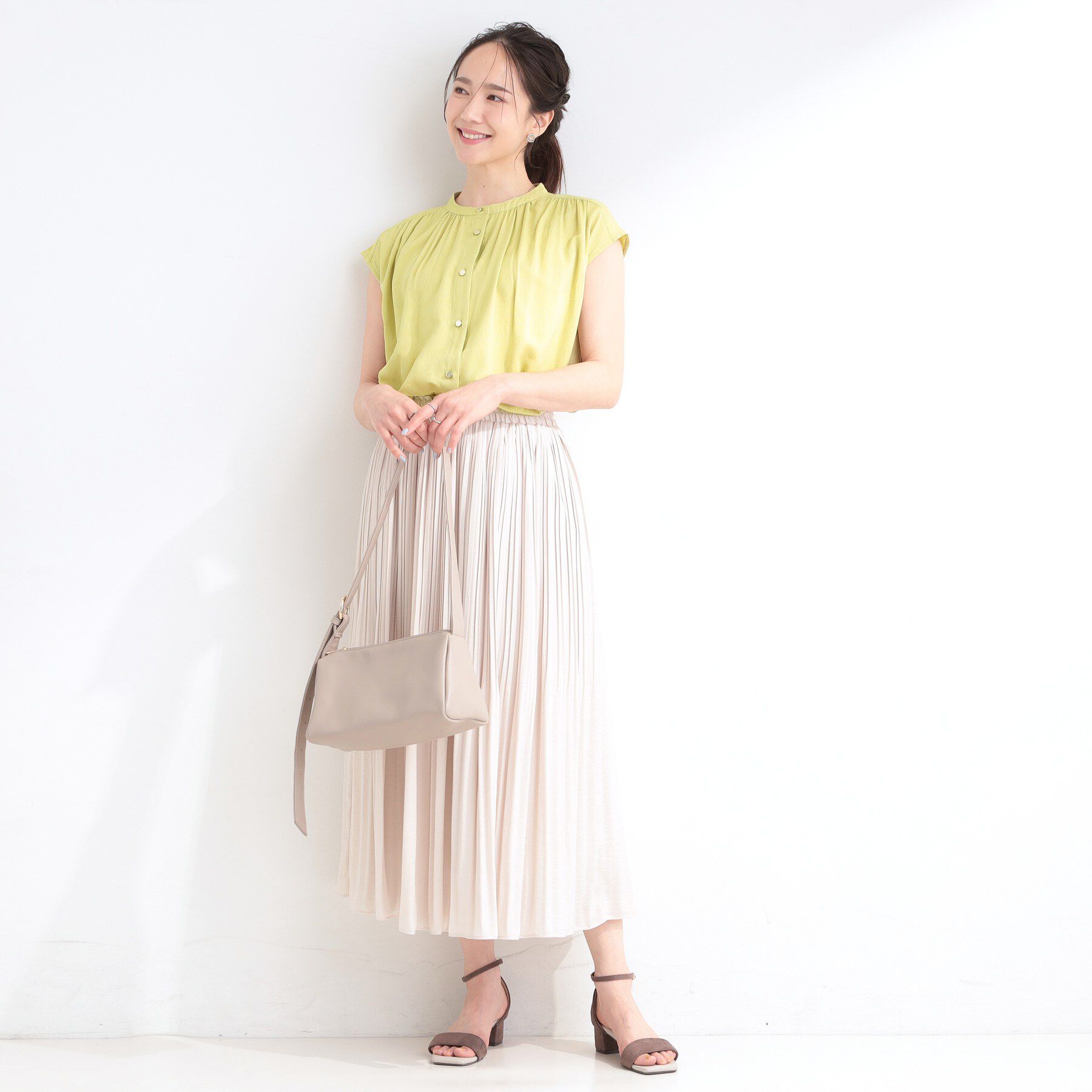 SHOO･LA･RUE「【S-LL/洗濯後しわになりにくい】上品にきれい見え スラブギャザーブラウス」|シャツ・ブラウス|