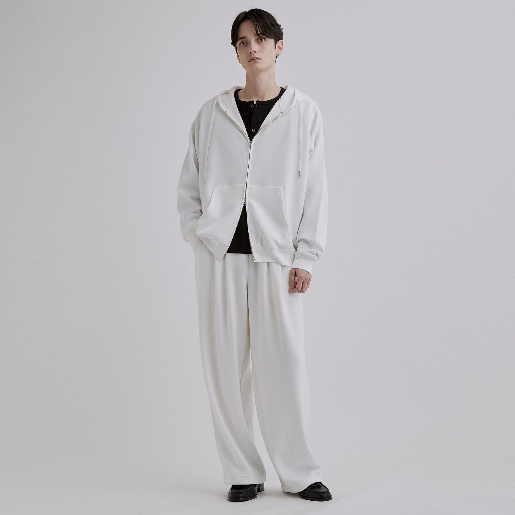 tk.TAKEO KIKUCHI「【TOROMIシリーズ】シルキータッチZIPパーカー」|パーカー|