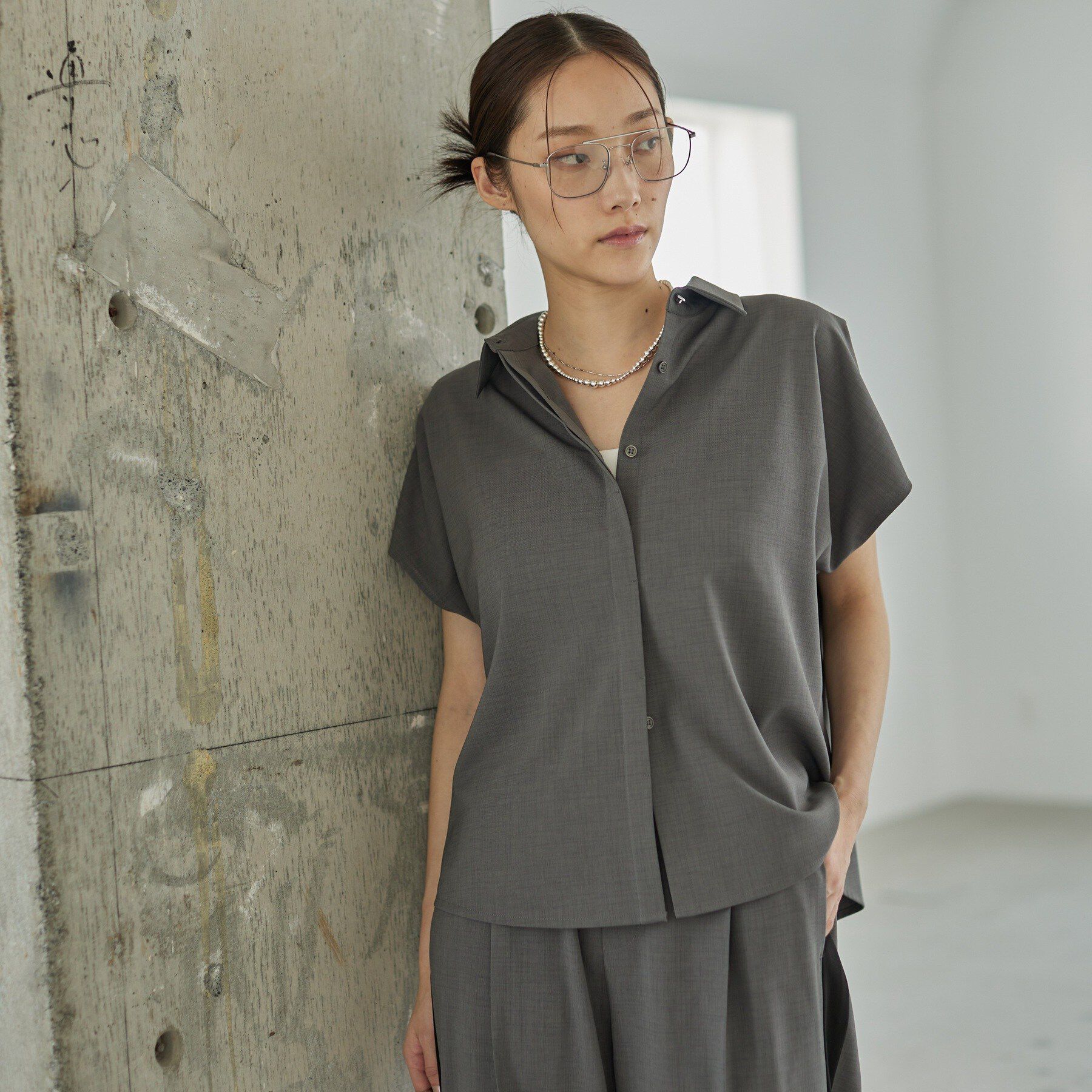 GALLEST「Comfy SET UP｜フレアスリーブブラウス【セットアップ対応／通勤／カセット服／接触冷感／UV」|シャツ・ブラウス|チャコールグレー(0