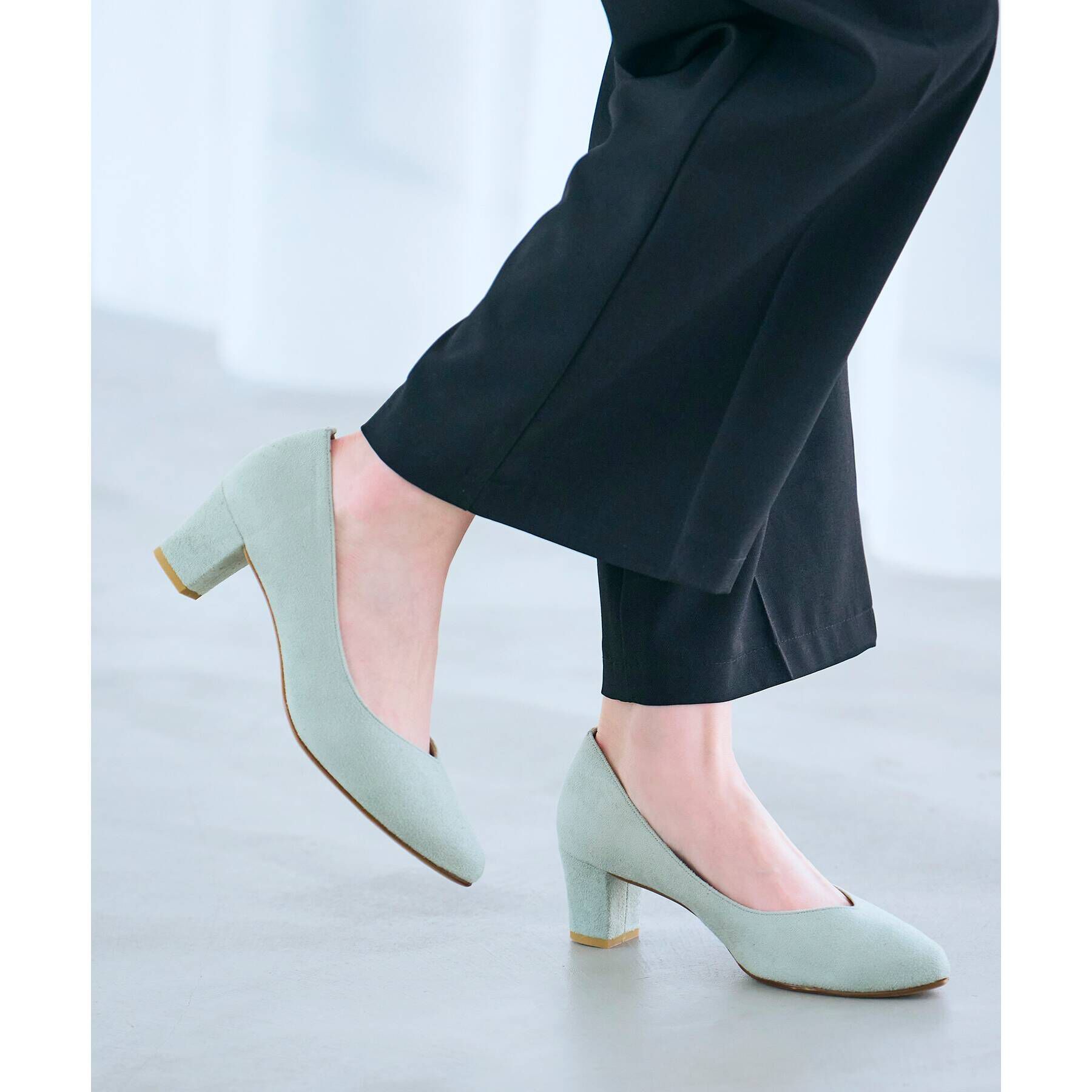 grove「【はっ水加工】やわここちチャンキーヒールパンプス(ヒール5.0cm)」|パンプス|ｶｰｷ&ｸﾞﾘｰﾝ(020)