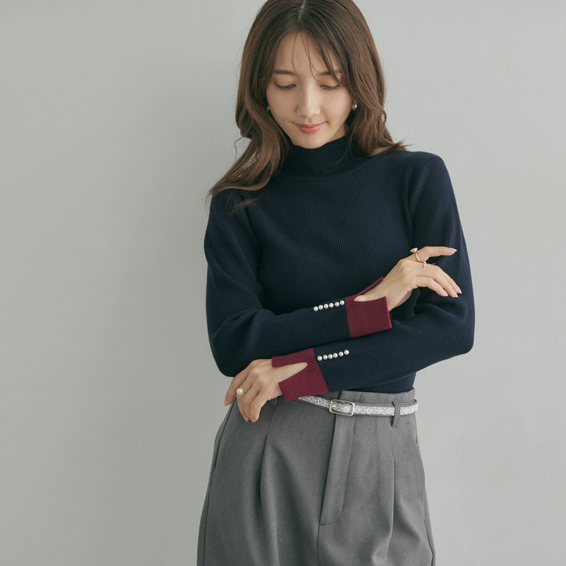 Couture broach「【配色デザインがこなれ見え】袖口スリット パール調リブニット【吸湿発熱・静電気防止・抗菌防臭・洗濯機」|ニット・セーター|