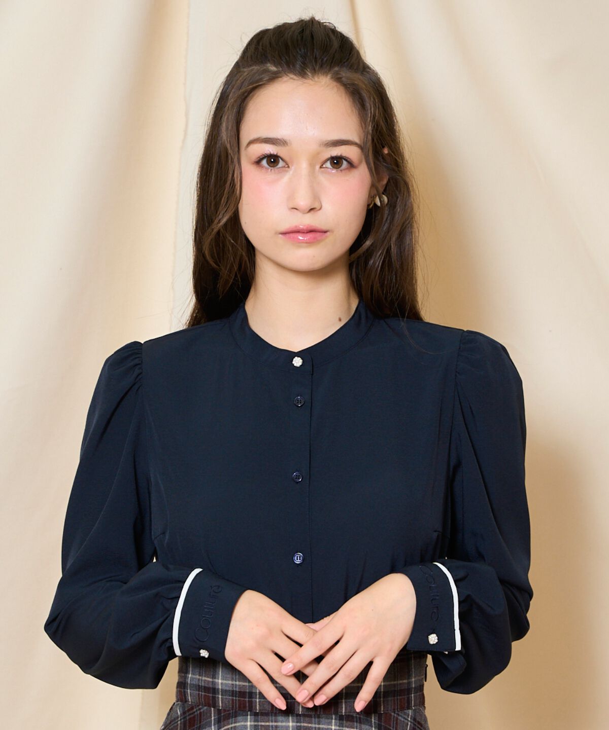 アンドクチュール「カフス刺繍ボウタイブラウス」|シャツ・ブラウス|