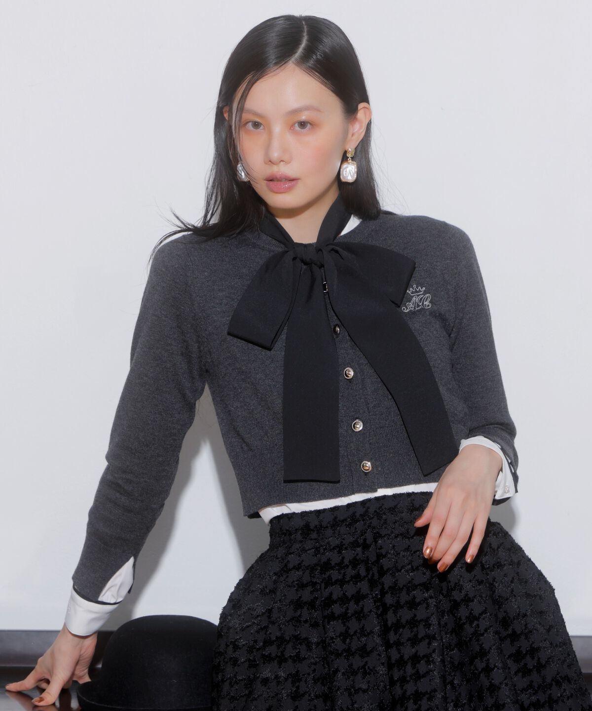 アンドクチュール「刺繍クルーネックカーディガン」|カーディガン|