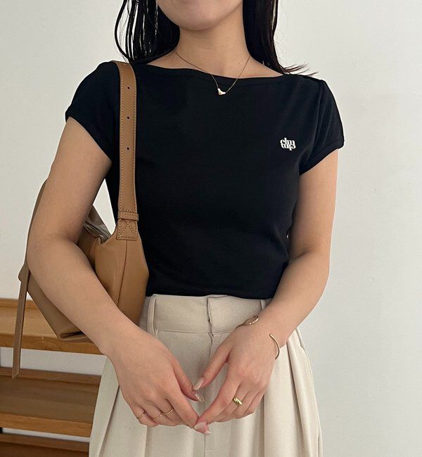  「【Tシャツが苦手な方にも◎】1ポイントボートネックTシャツ」|Tシャツ・カットソー|