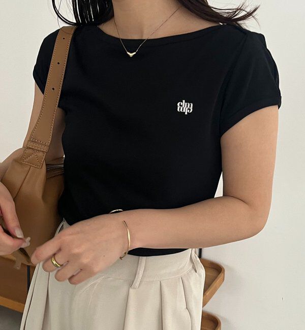  「【Tシャツが苦手な方にも◎】1ポイントボートネックTシャツ」|Tシャツ・カットソー|