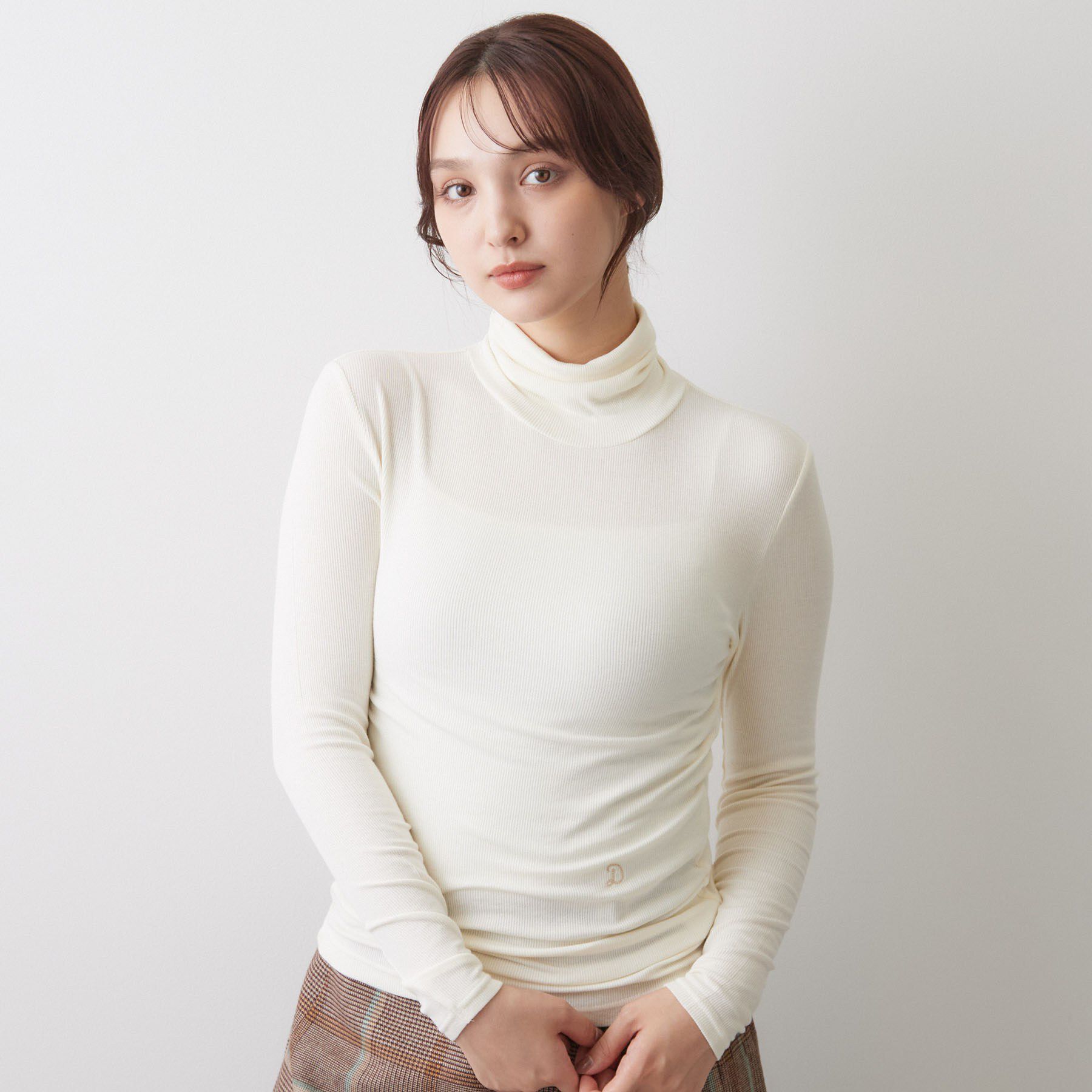 DRESSTERIOR「【吸湿発熱/保湿機能/インナー】ホカウル タートルネックプルオーバー」|Tシャツ・カットソー|オフホワイト(003