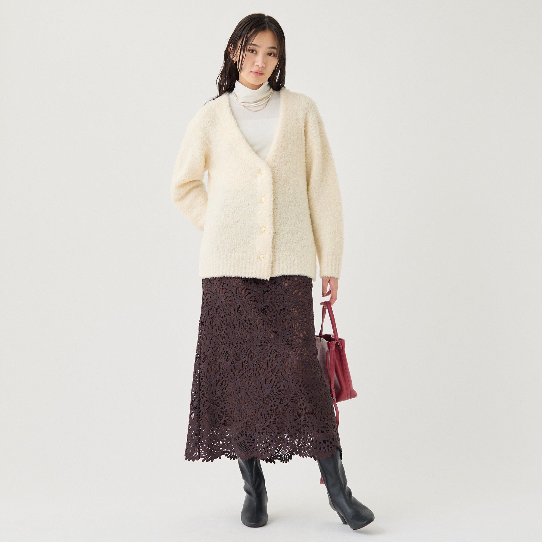 INDIVI「【品よく軽い！】メリノフェザー Vネックニットカーディガン」|カーディガン|