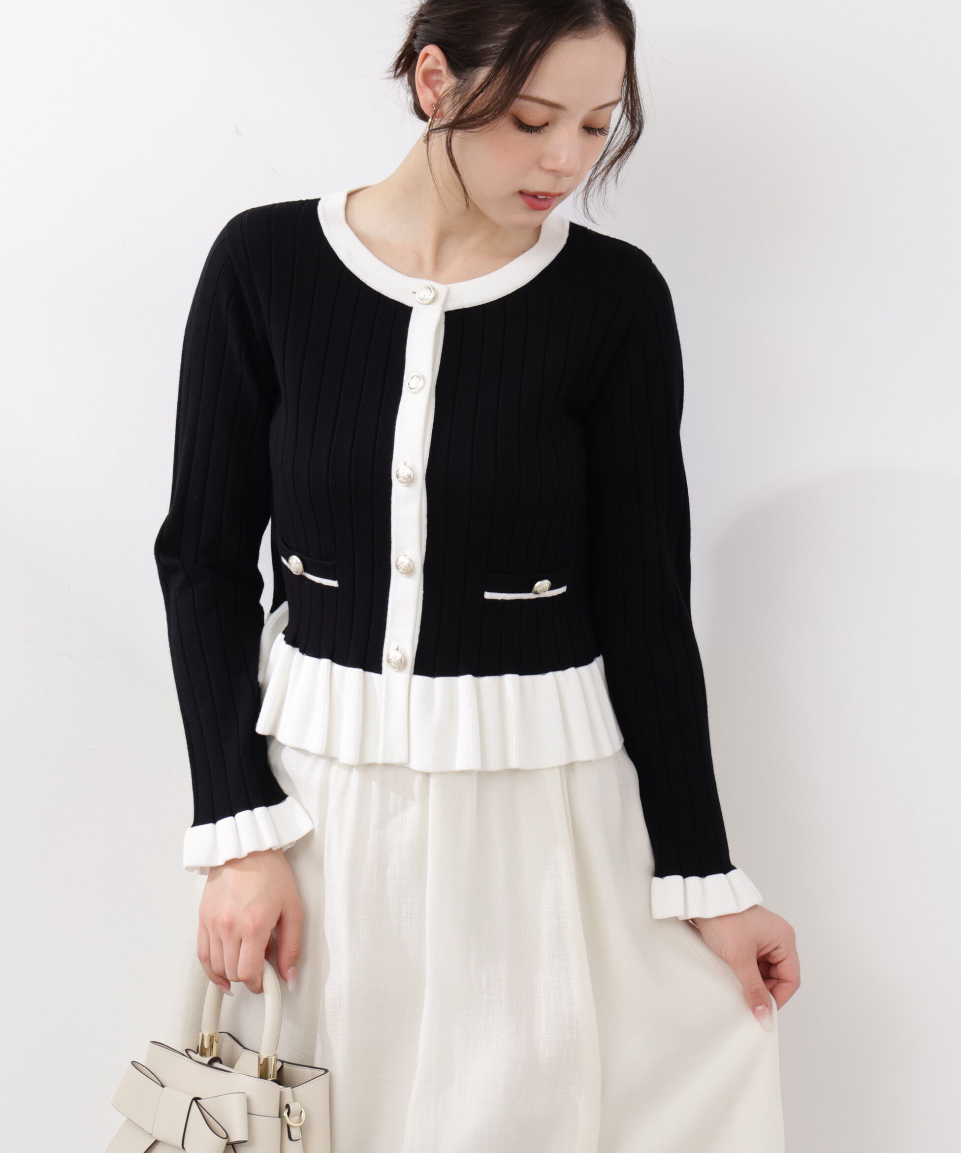 PROPORTION BODY DRESSING「ボタン付きペプラムニット26SS」|ニット・セーター|