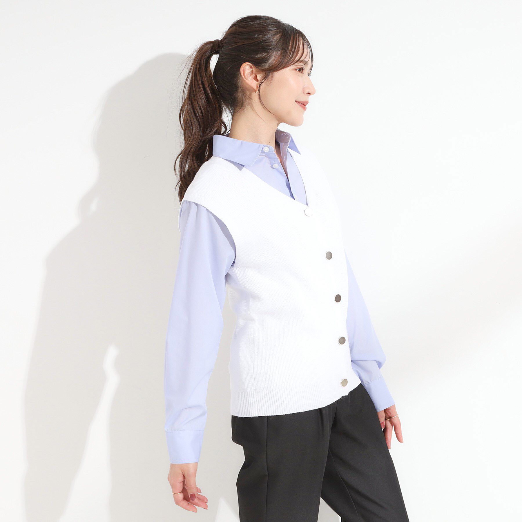 SHOO･LA･RUE「【S-LL】ゴールドボタンが上品 大人のニットベスト」|ベスト・ジレ|