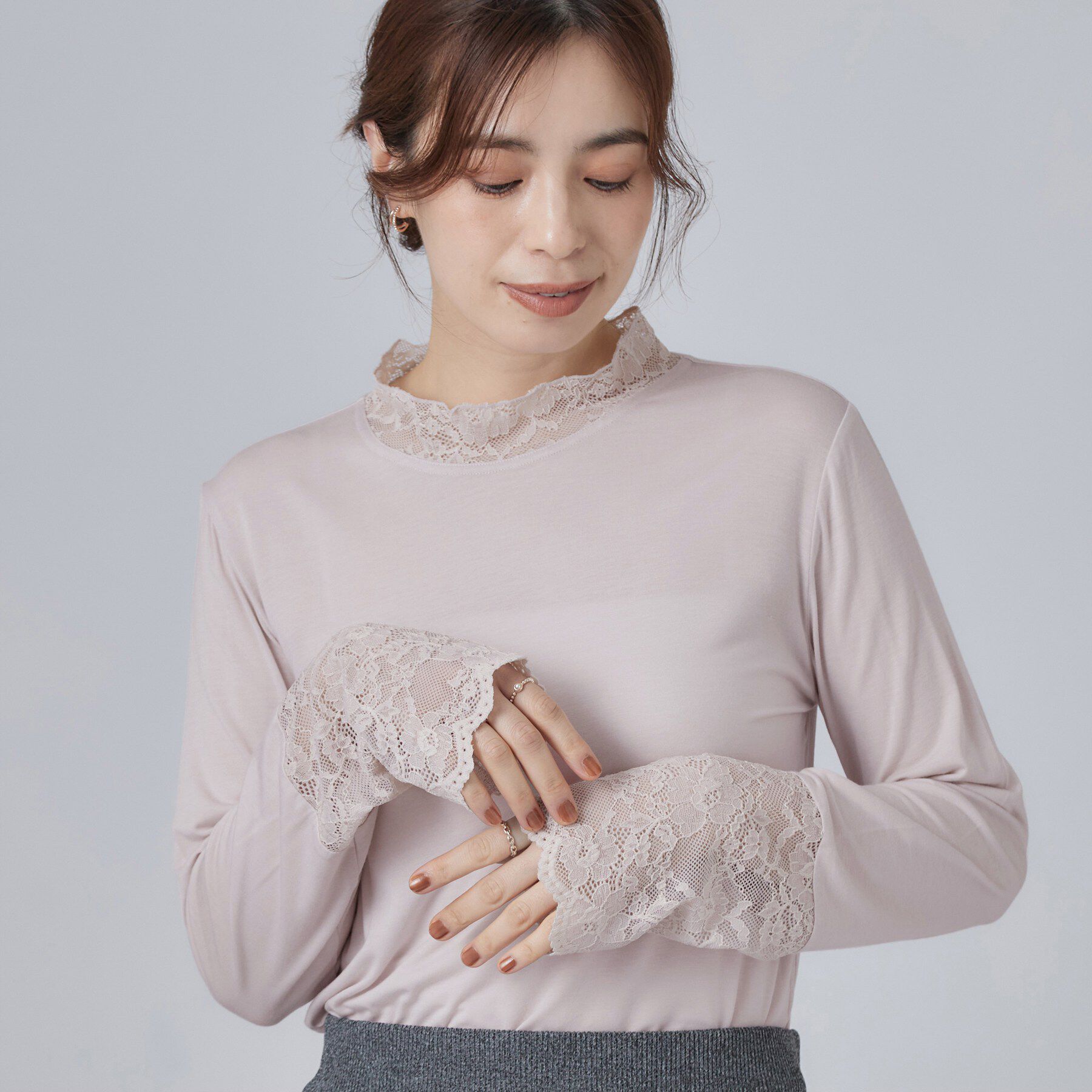 SHOO･LA･RUE「【S-LL/洗濯機可/吸湿発熱】レース付き「見せる」インナー」|Tシャツ・カットソー|ライトベージュ(05