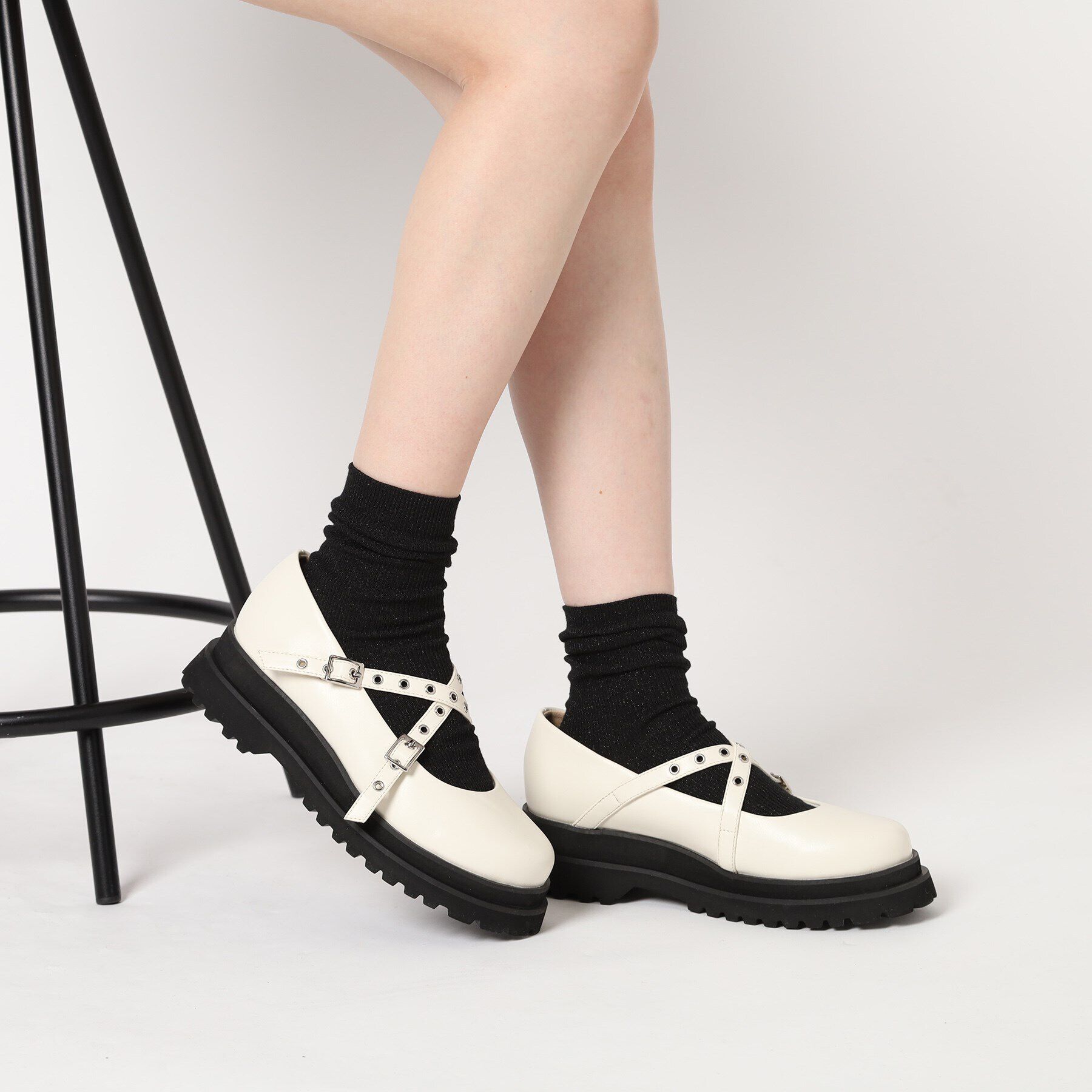 ESPERANZA「グロメットクロスストラップスニーカー」|スニーカー|