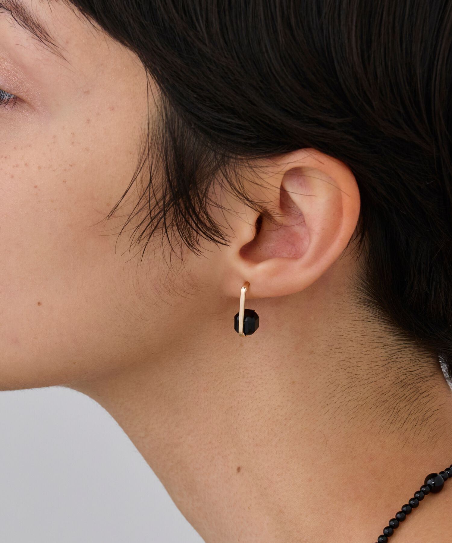 JUPITER「【K10】天然石キューブカットピアス オニキス」|ピアス|
