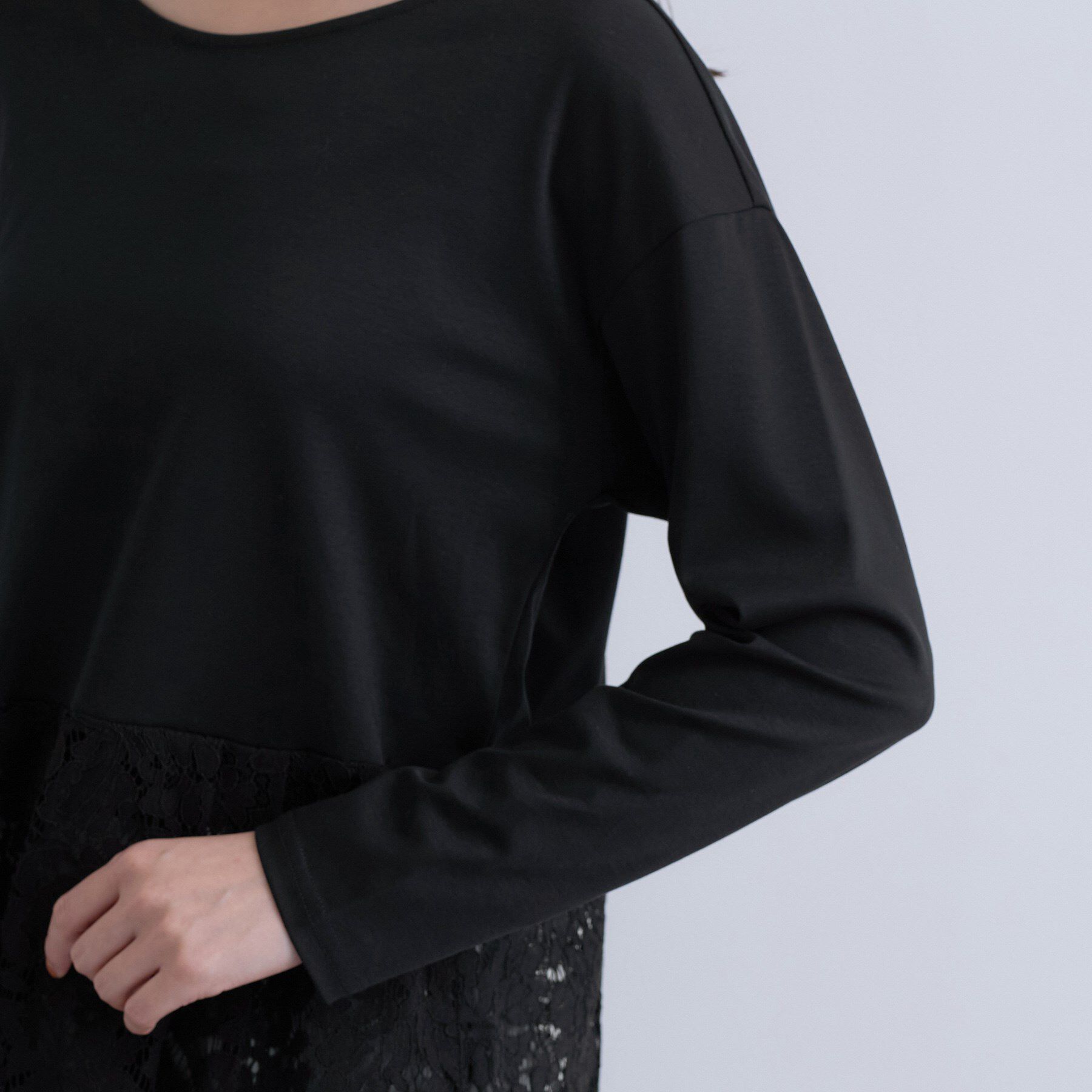 INDIVI「【レイヤードにおすすめ】レース切り替えカットソー」|Tシャツ・カットソー|