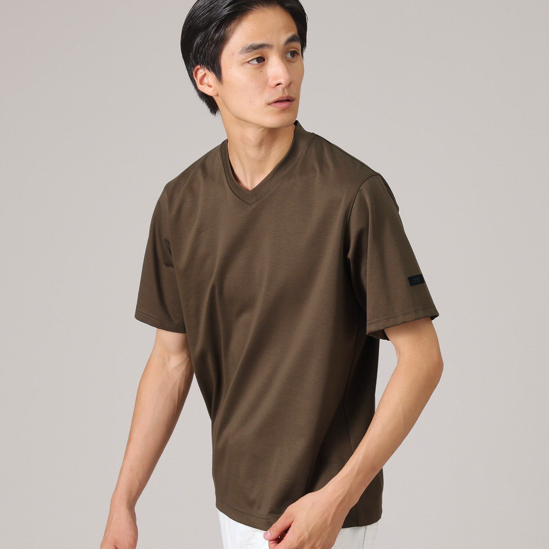 TAKEO KIKUCHI「【抗菌防臭】ジャケットインナー 半袖 Vカットソー」|Tシャツ・カットソー|