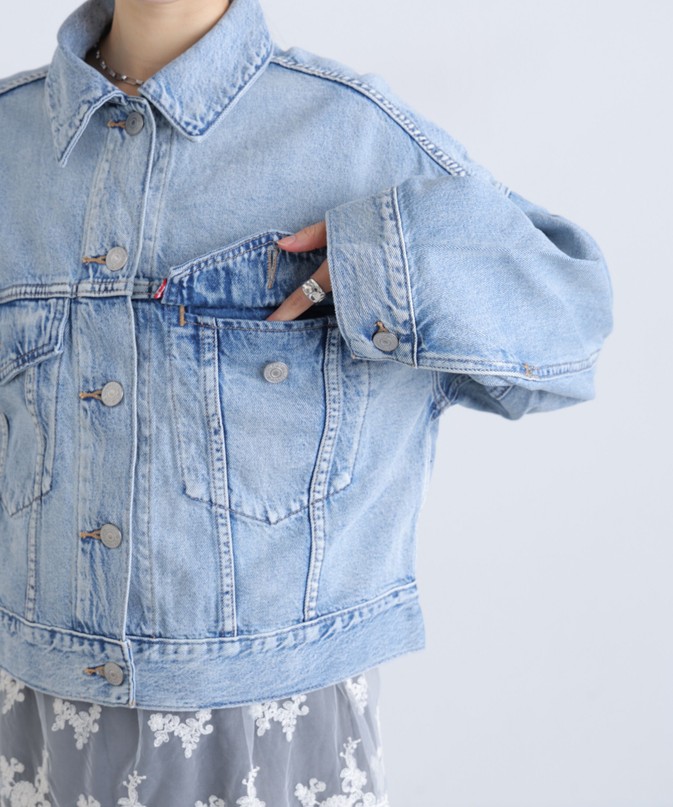  「〈Levi's〉LOOSE CROP TRUCKER デニムジャケット」|その他|