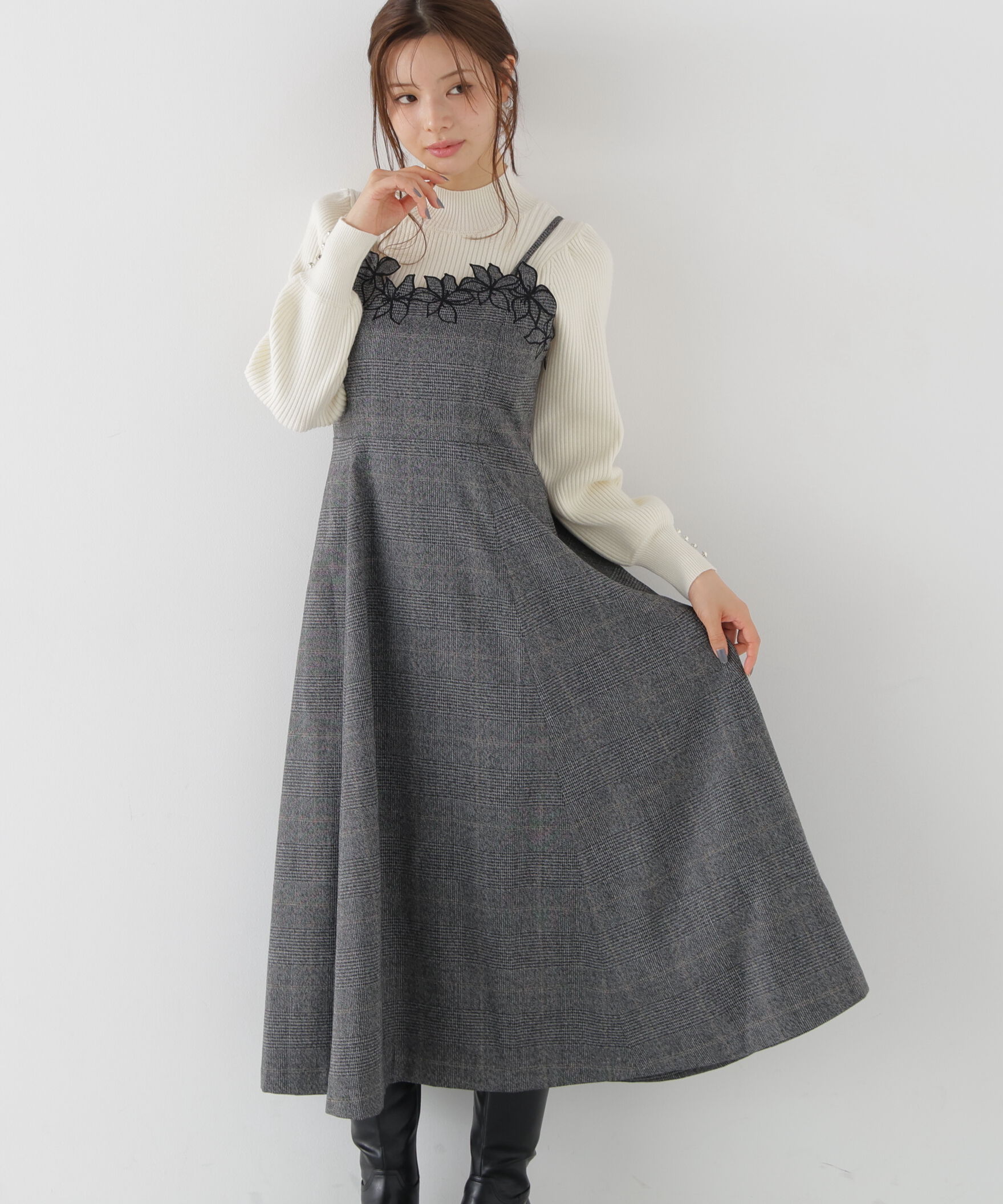 PROPORTION BODY DRESSING「＜加藤栞さん着用＞モチーフ刺繍キャミワンピース　26AW」|ワンピース|ブラック