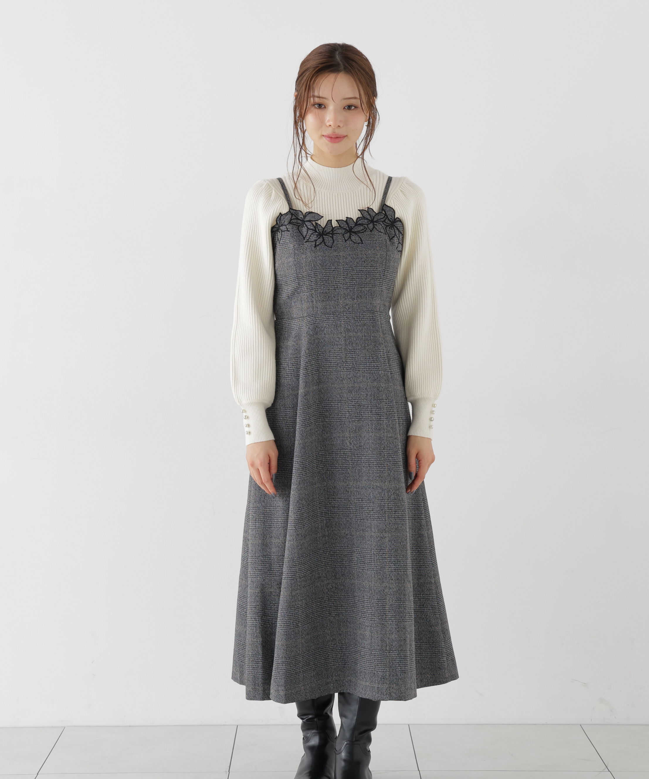 PROPORTION BODY DRESSING「＜加藤栞さん着用＞モチーフ刺繍キャミワンピース　26AW」|ワンピース|