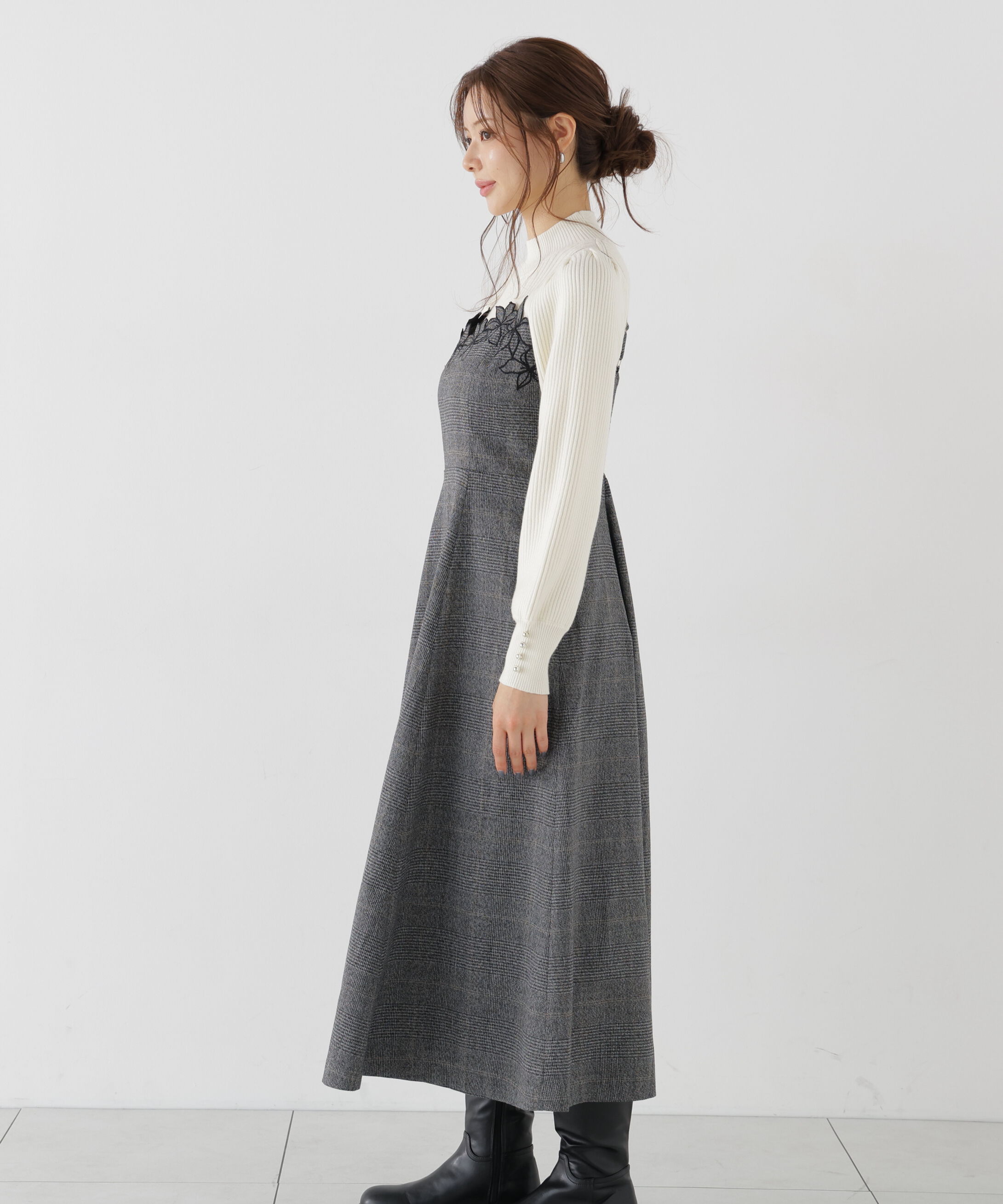 PROPORTION BODY DRESSING「＜加藤栞さん着用＞モチーフ刺繍キャミワンピース　26AW」|ワンピース|
