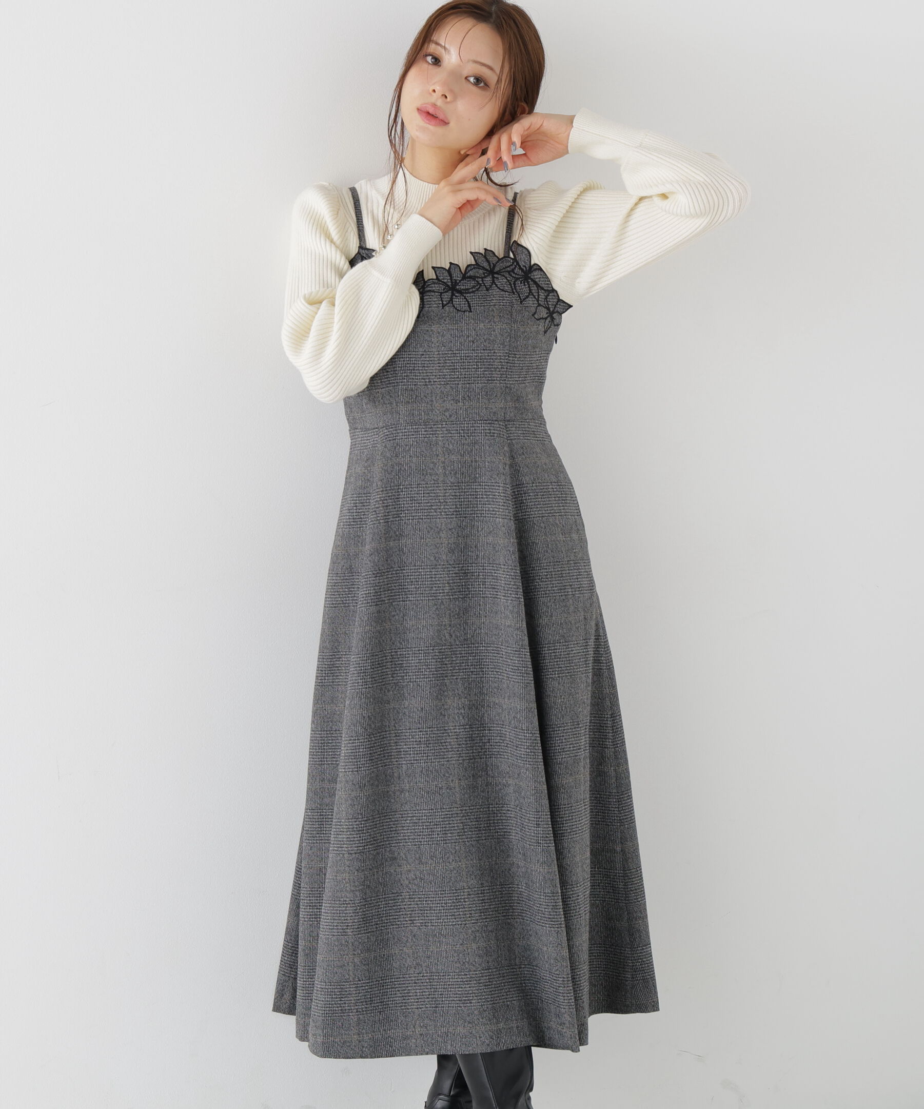 PROPORTION BODY DRESSING「＜加藤栞さん着用＞モチーフ刺繍キャミワンピース　26AW」|ワンピース|