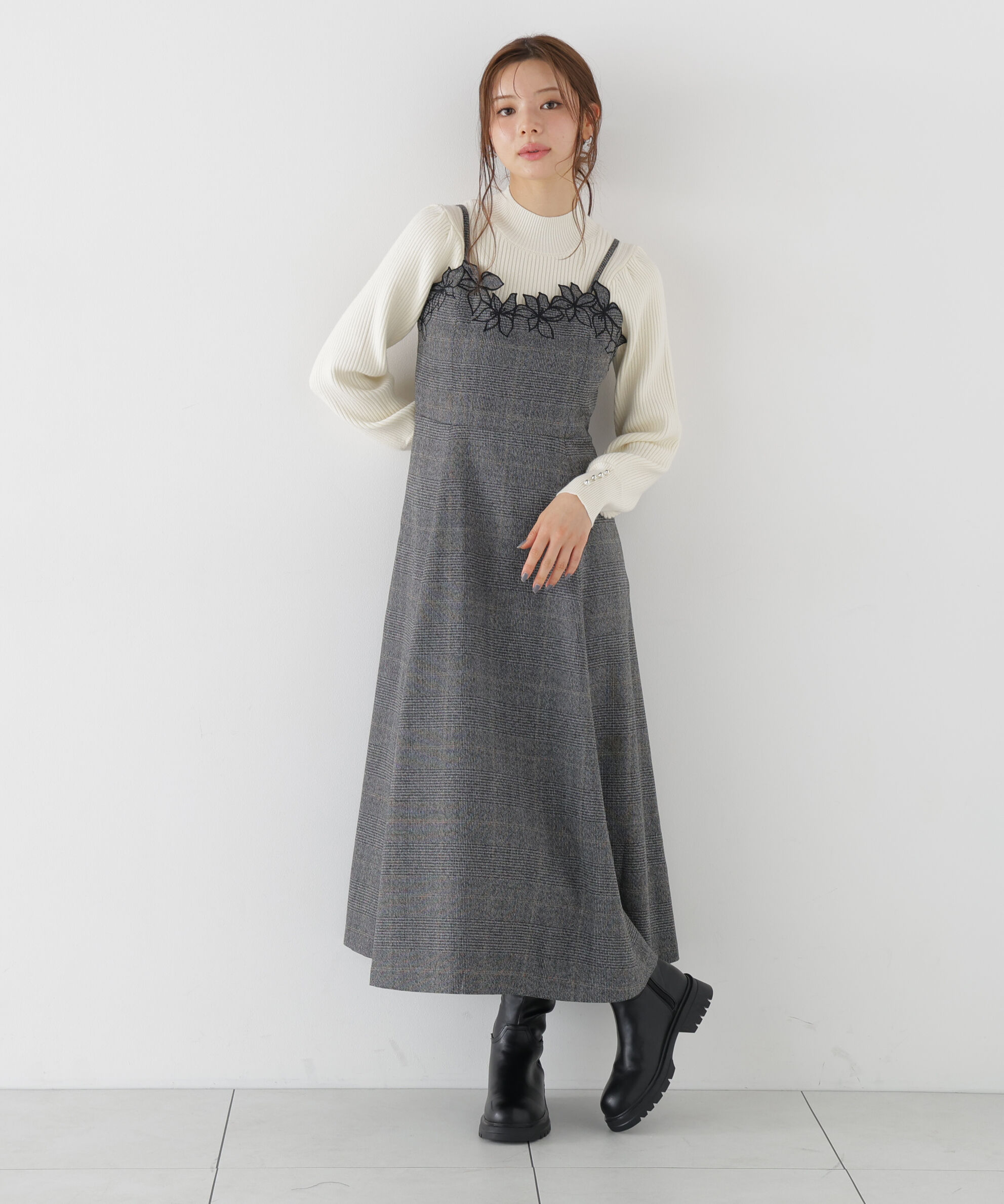 PROPORTION BODY DRESSING「＜加藤栞さん着用＞モチーフ刺繍キャミワンピース　26AW」|ワンピース|