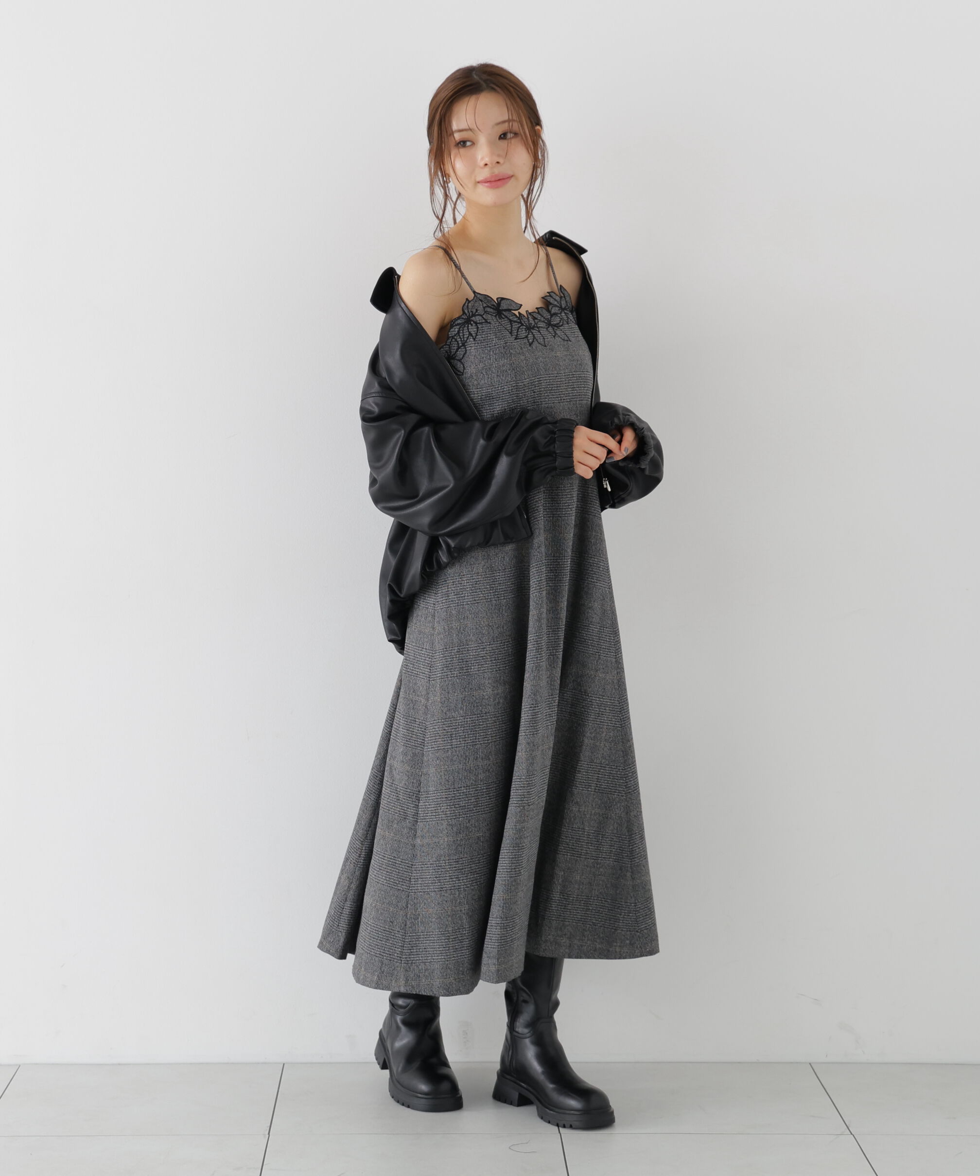 PROPORTION BODY DRESSING「＜加藤栞さん着用＞モチーフ刺繍キャミワンピース　26AW」|ワンピース|