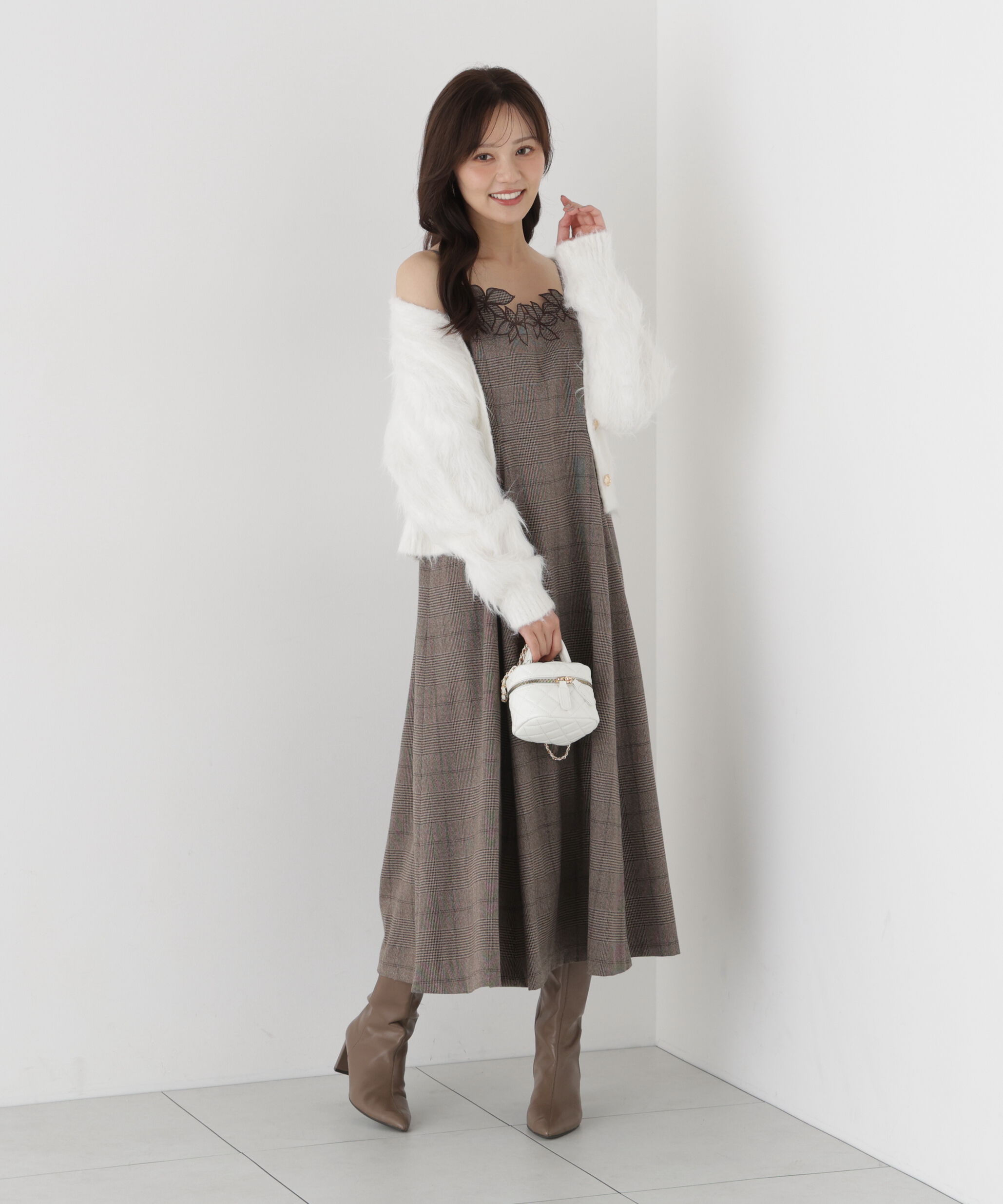 PROPORTION BODY DRESSING「＜加藤栞さん着用＞モチーフ刺繍キャミワンピース　26AW」|ワンピース|