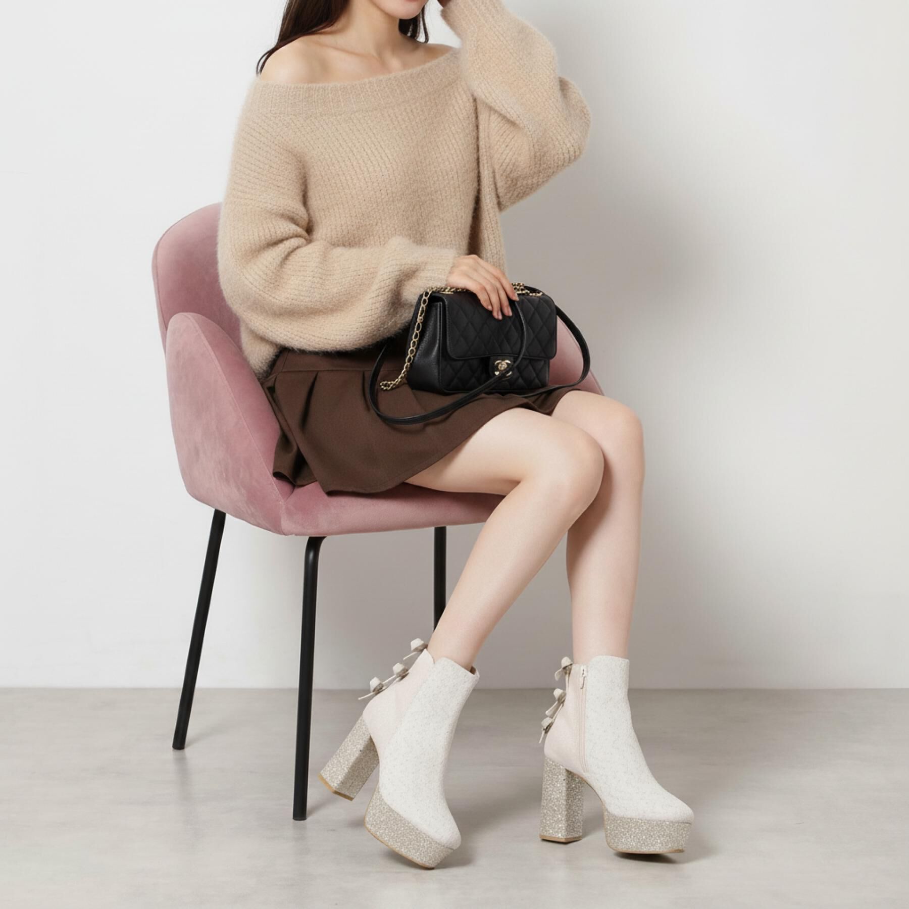ESPERANZA「【ラク盛り/ショートブーツ】リピーター続出／脚長美脚 バックリボングリッターヒールショートブーツ」|ショートブーツ|