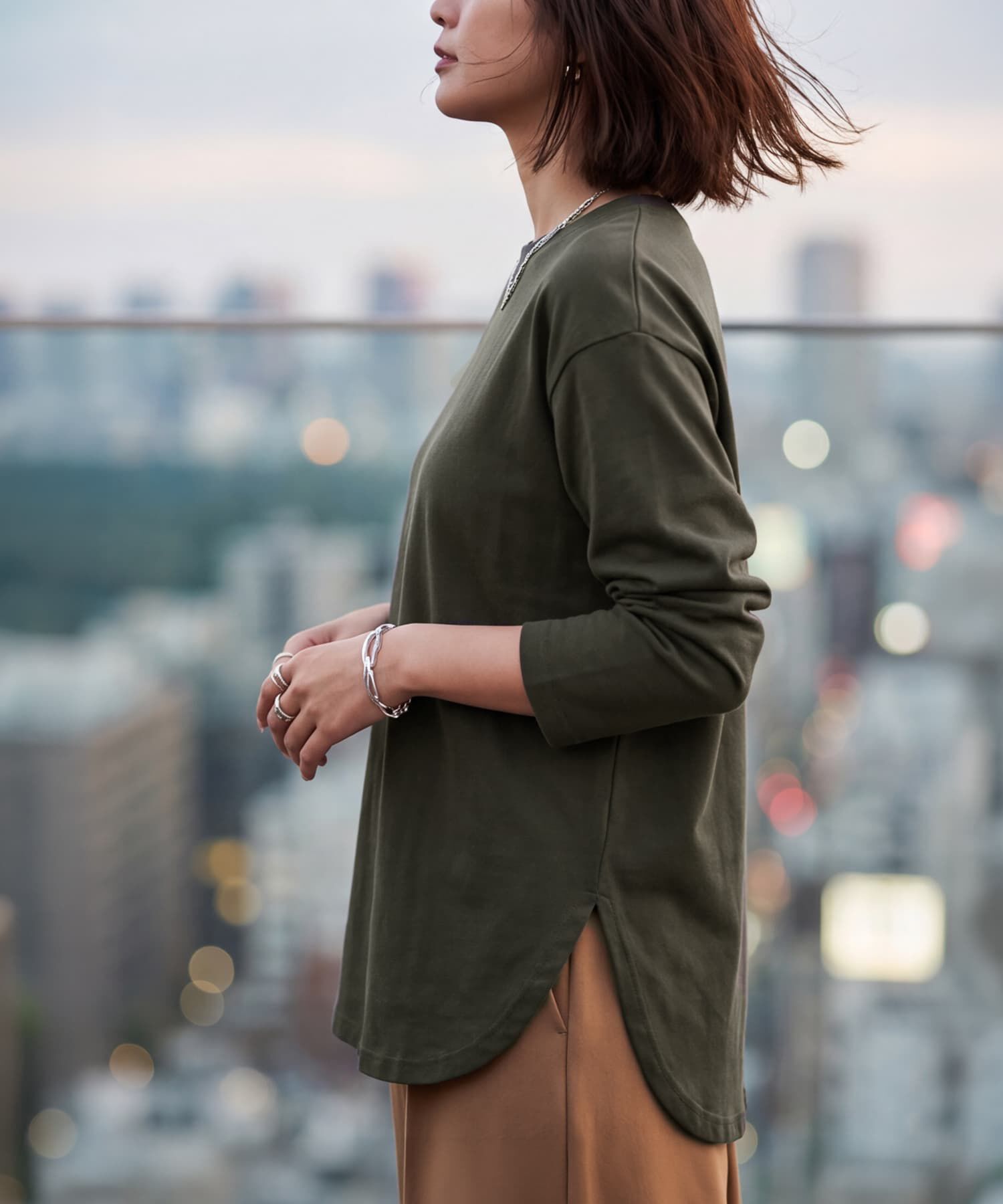 STYLE DELI「【DELI by】大人の抜け感サイドスリットロンT」|Tシャツ・カットソー|