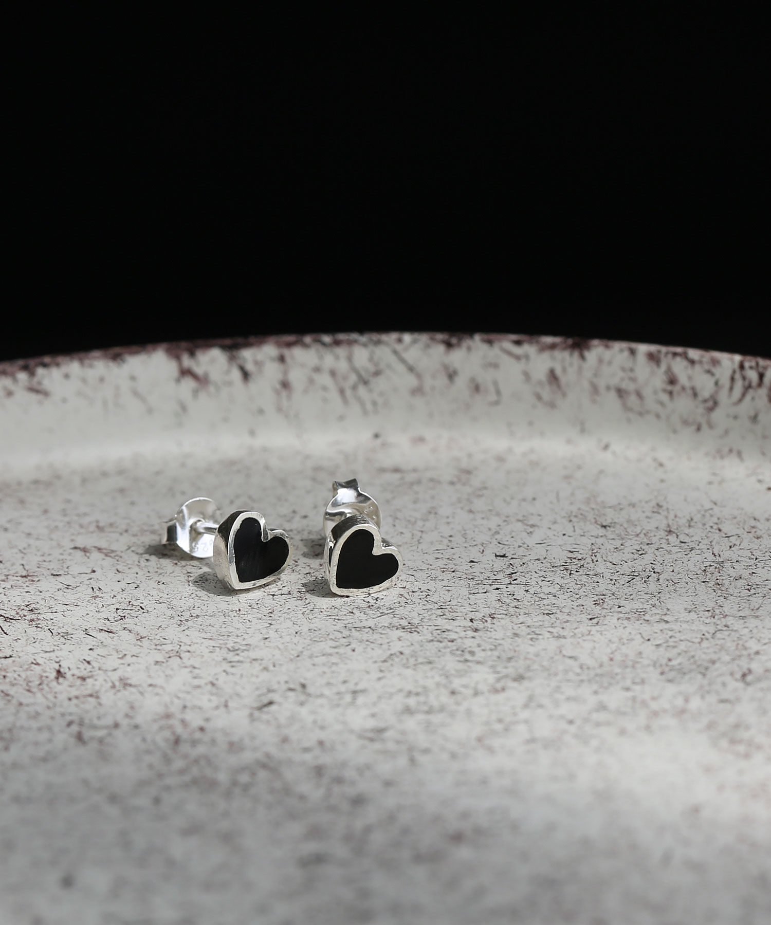 「[silver925]ミニスタッドピアス オニキス〈金属アレルギー対応〉」|ピアス|ハート